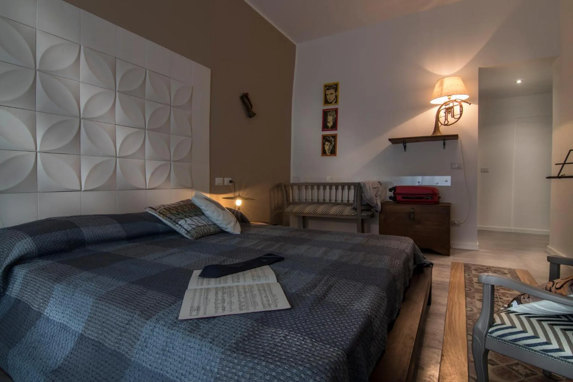 Photo of the whole room, Bed in Ad Hoc Rooms