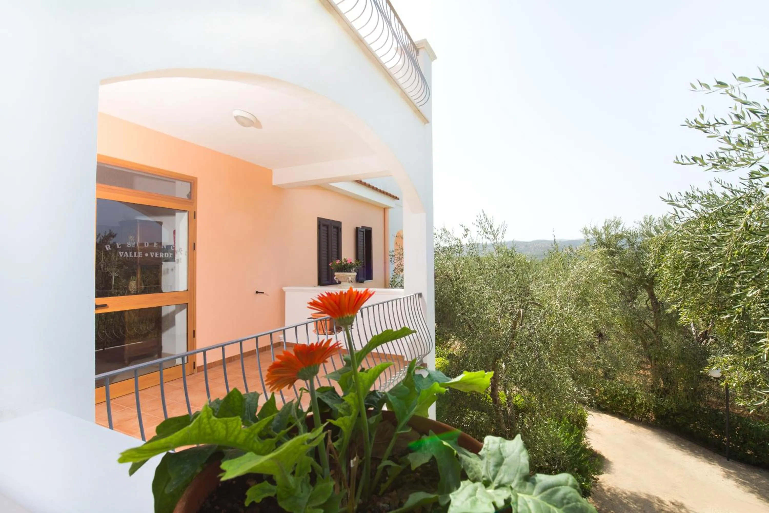 Facade/entrance in Residence Valleverde