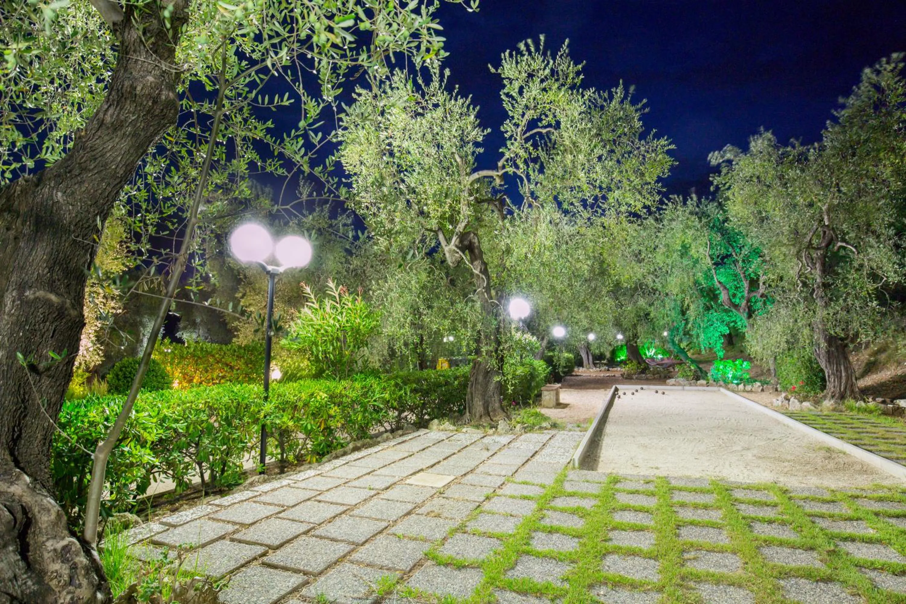 Night in Residence Valleverde