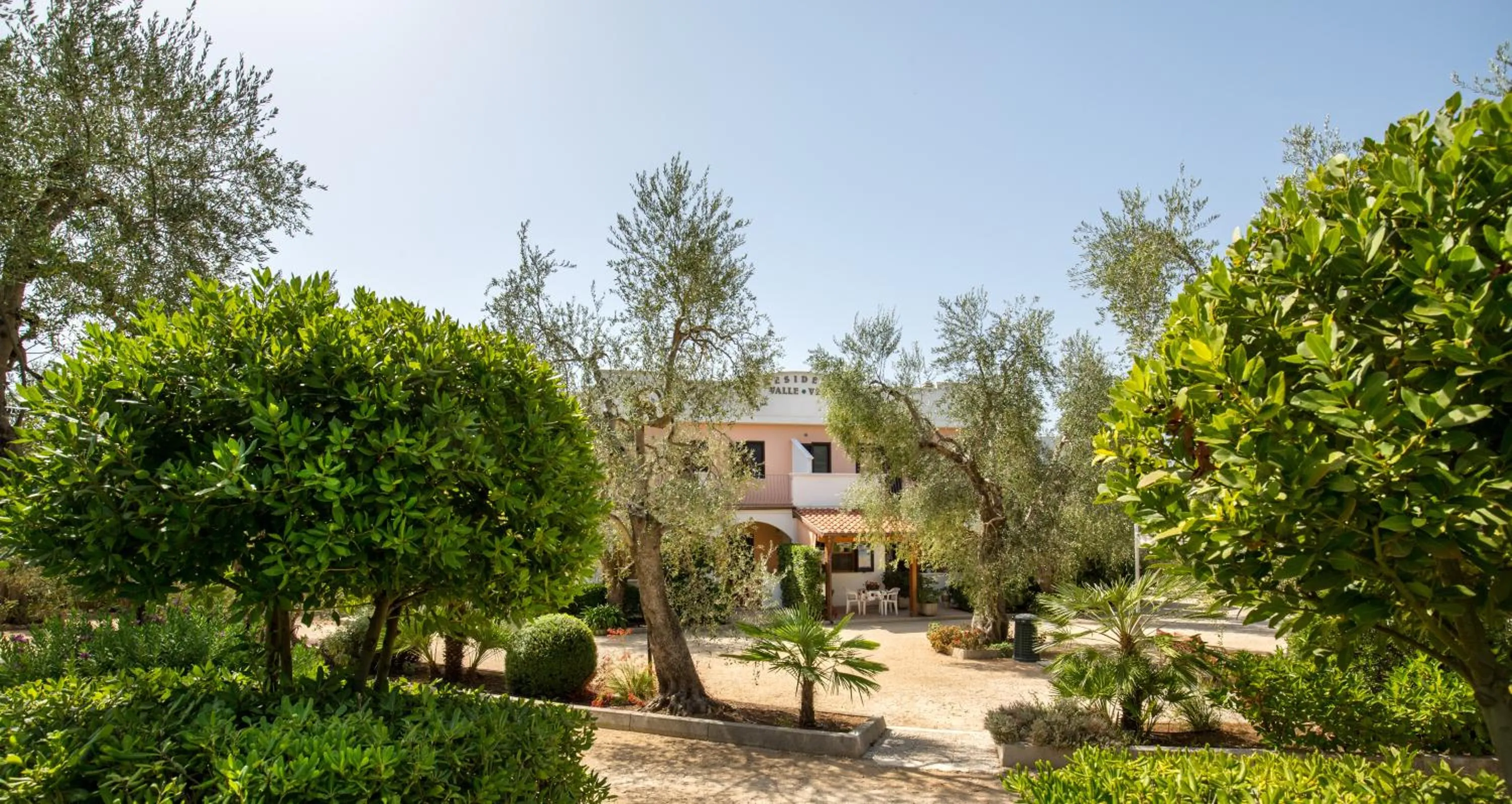 Facade/entrance in Residence Valleverde