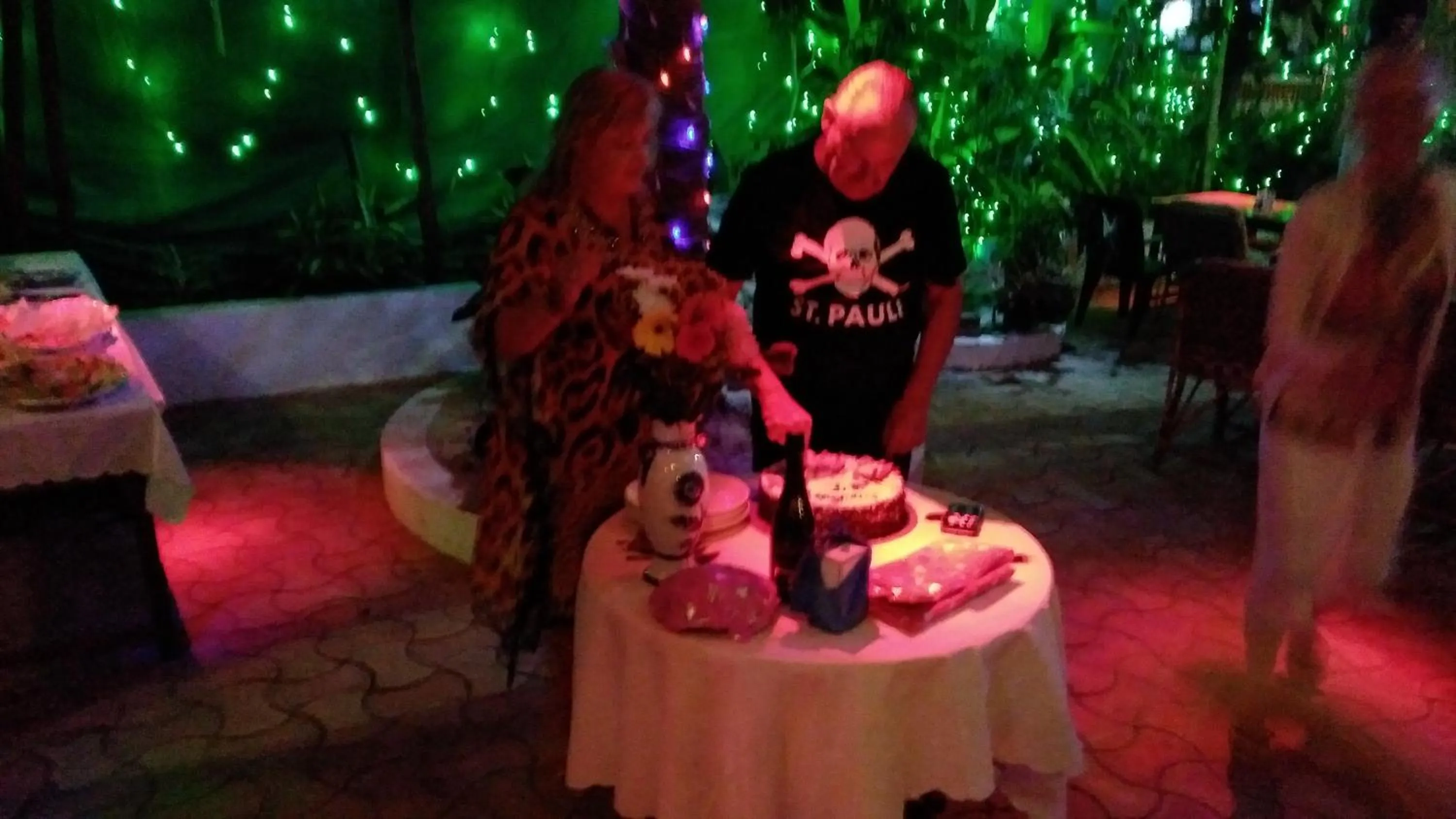 People in Maria Paulo Guest House Bar and Restaurant