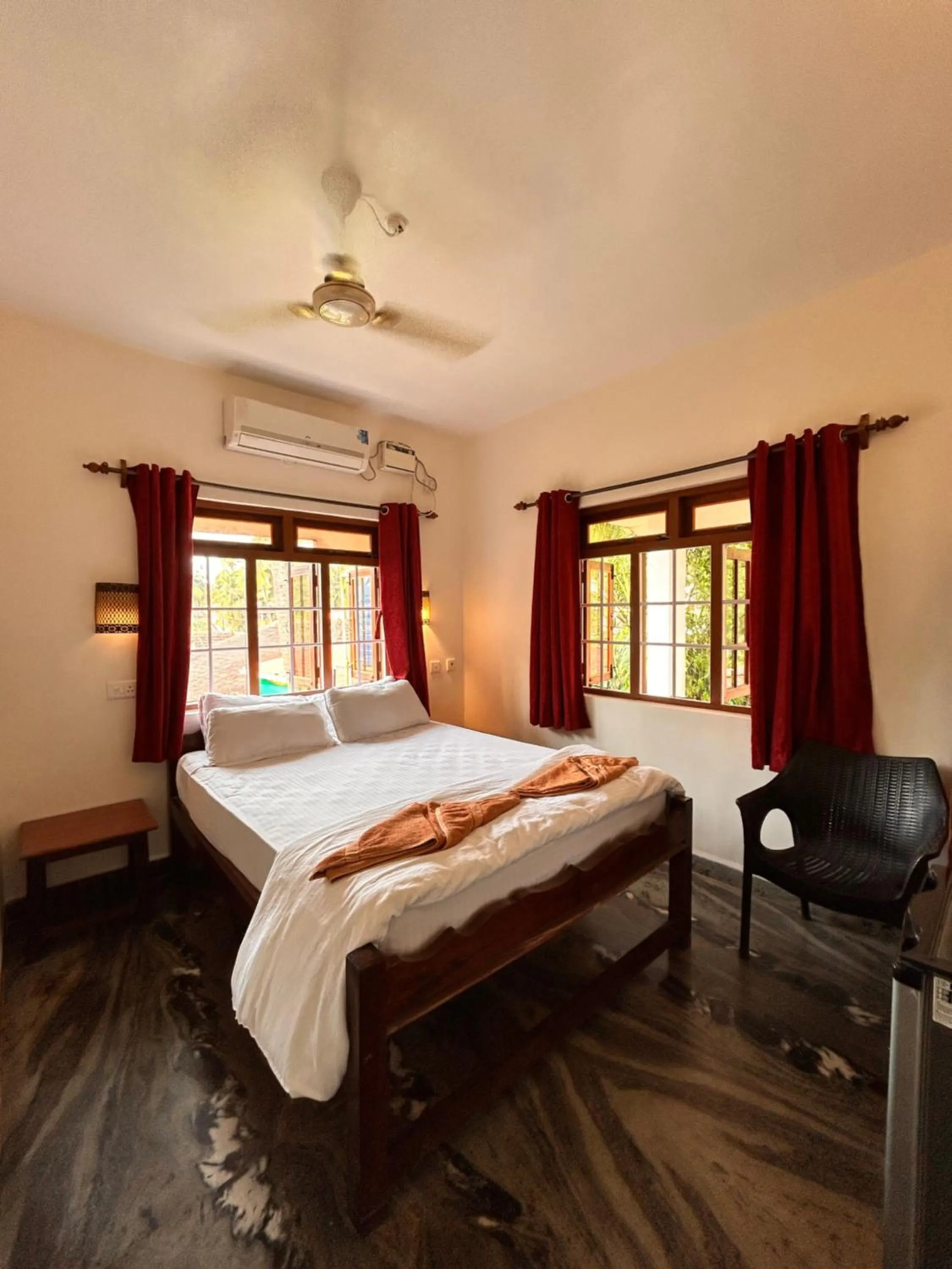 Bed in Maria Paulo Guest House Bar and Restaurant