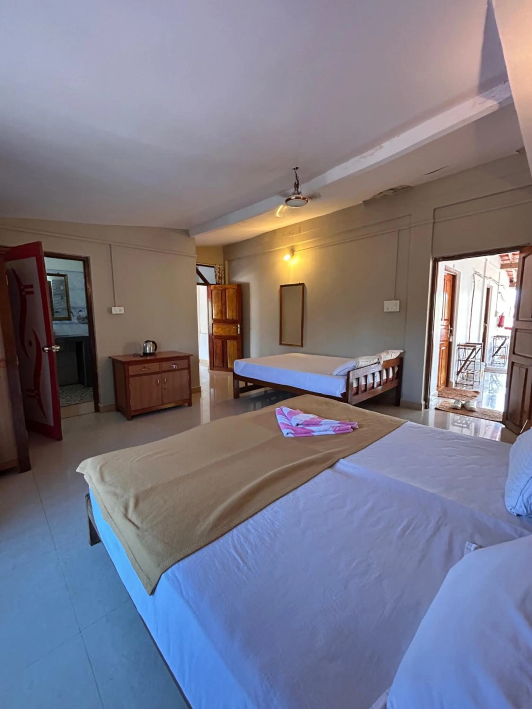 Bed in Maria Paulo Guest House Bar and Restaurant