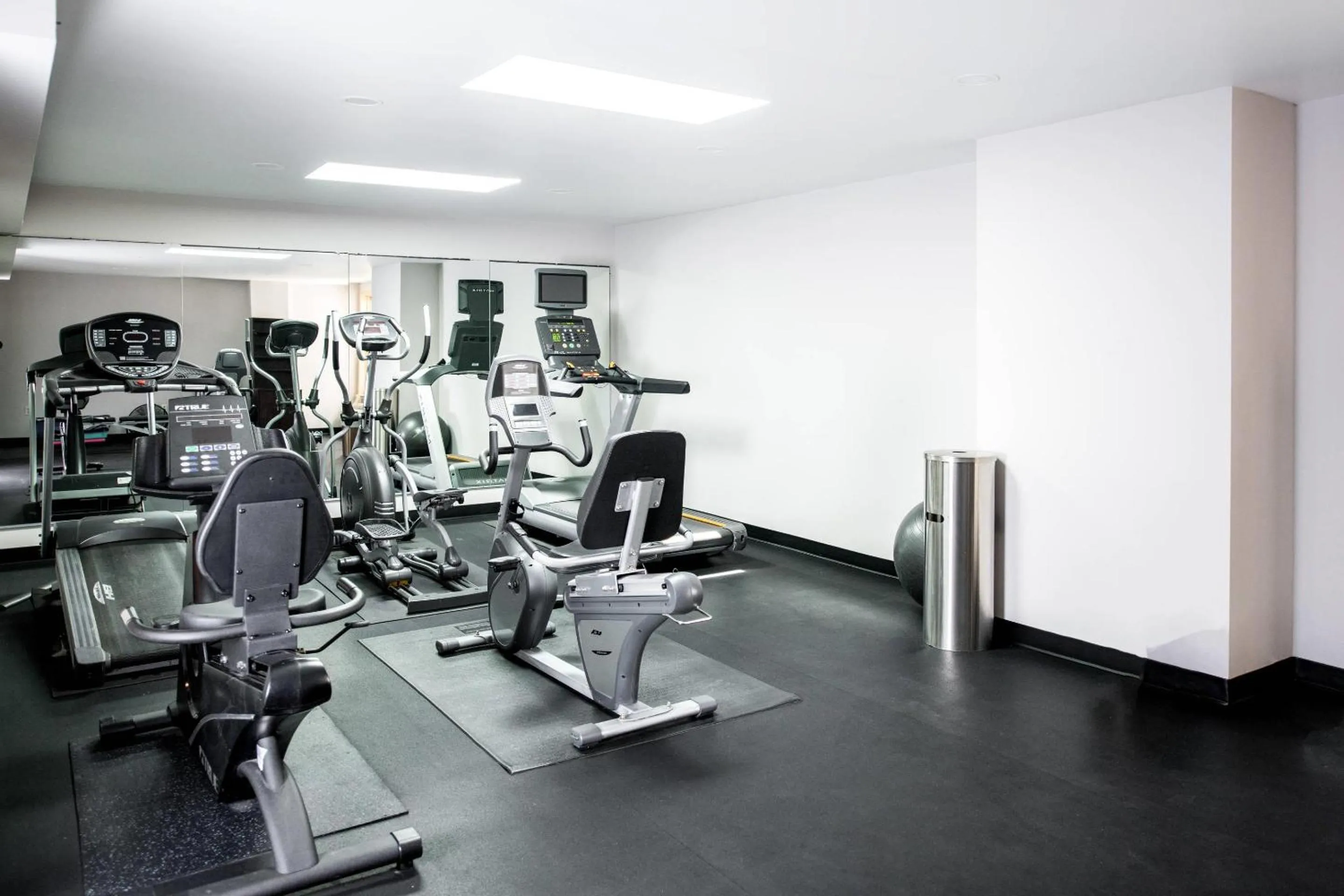 Fitness centre/facilities in Clarion Hotel & Conference Center Leesburg