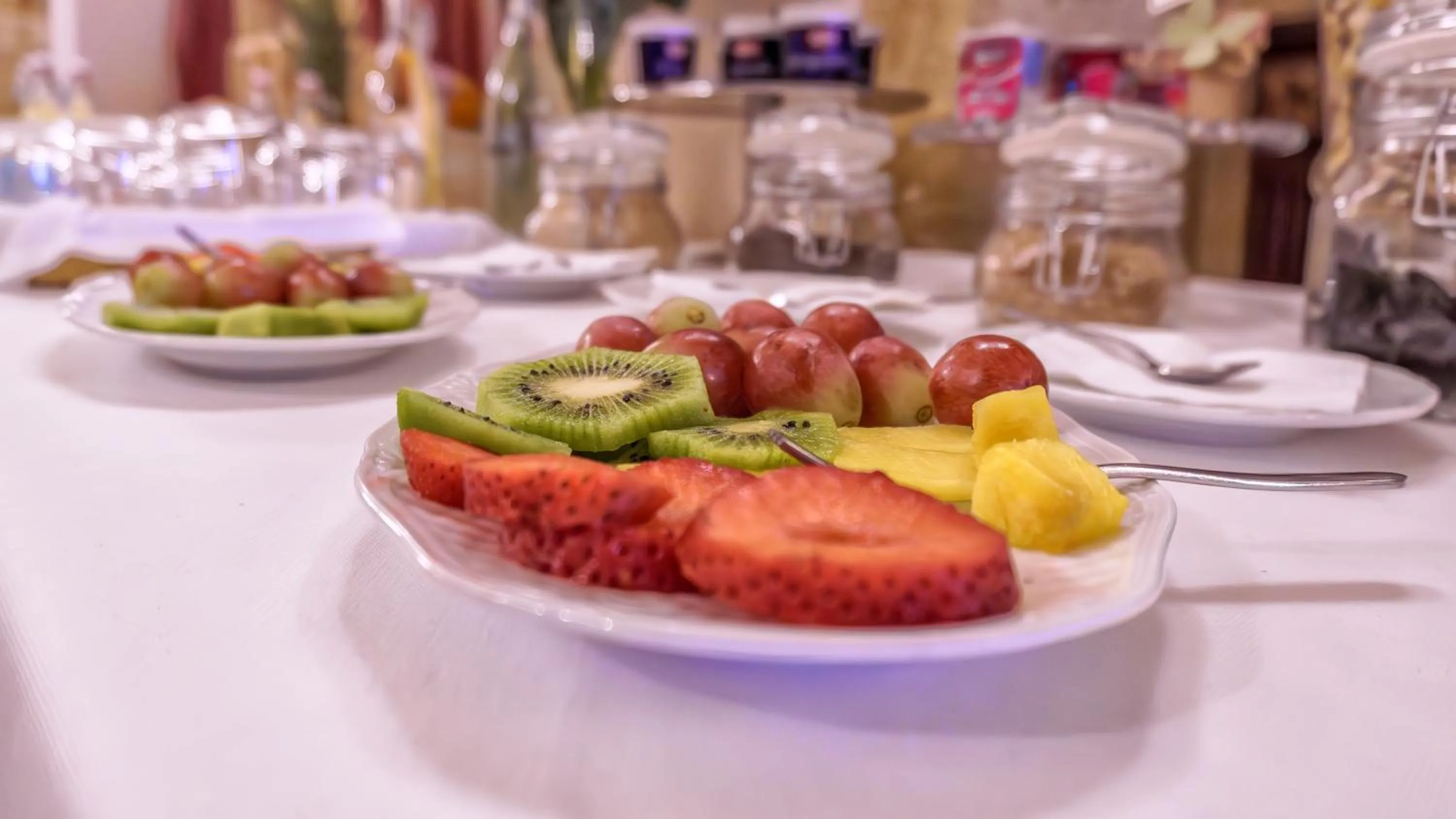 TV and multimedia in Kelina Charme Hotel by Cantine Due Palme