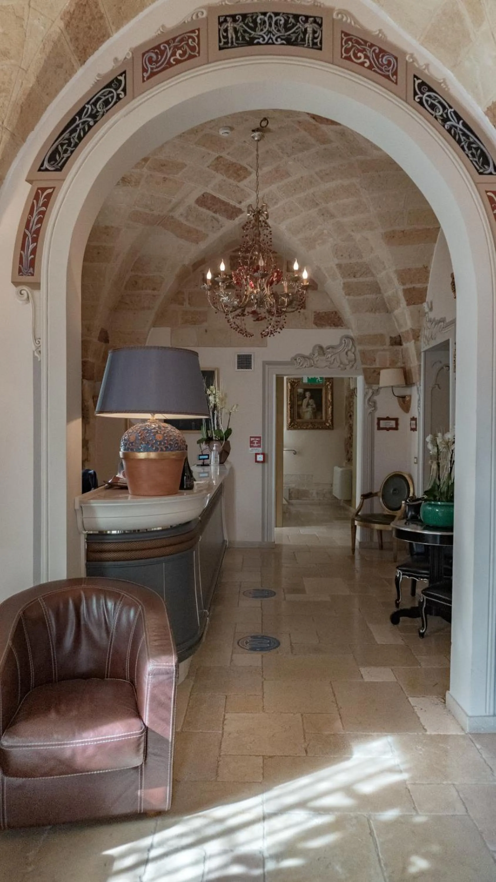 Lobby or reception in Kelina Charme Hotel by Cantine Due Palme