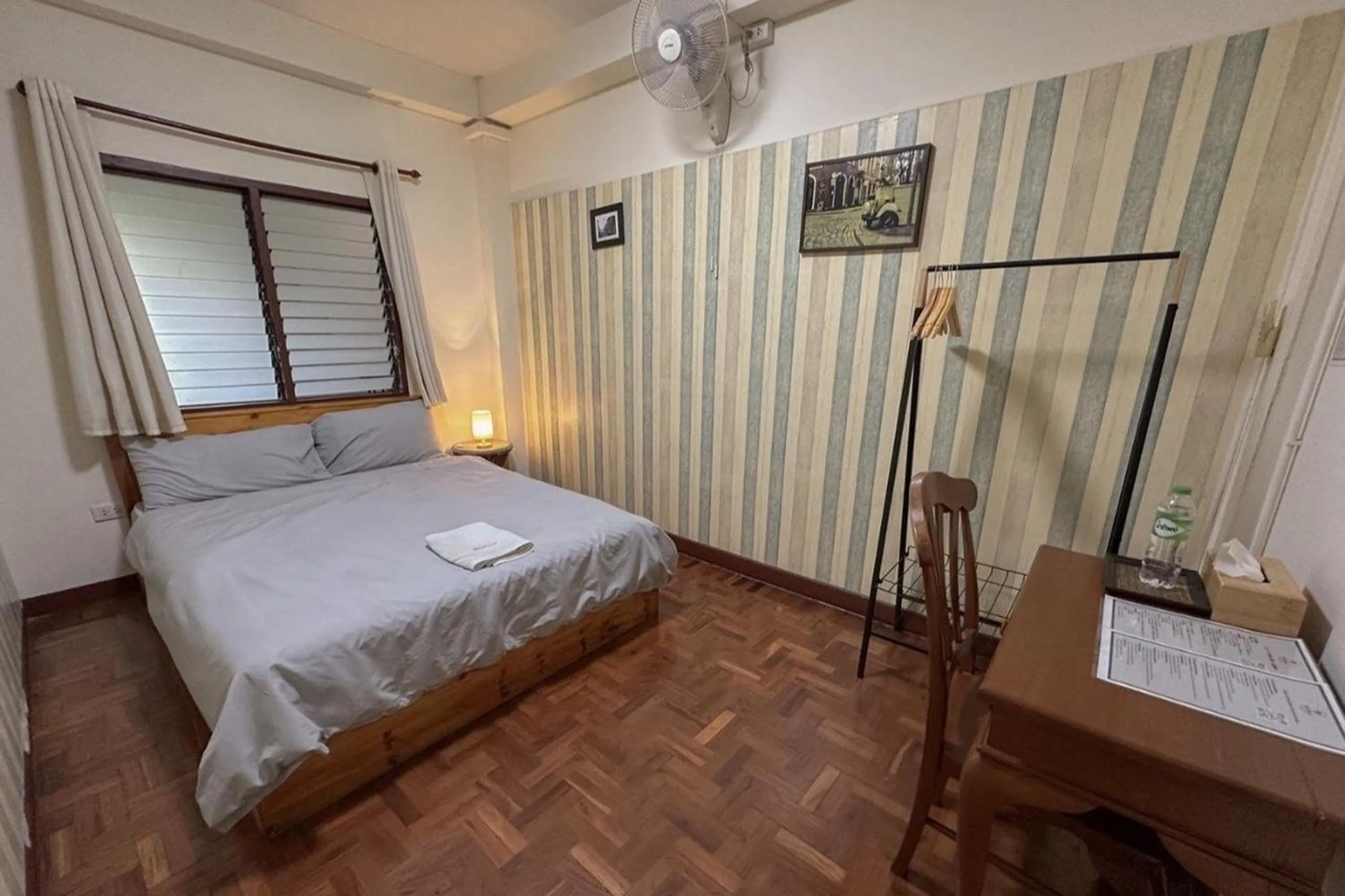 Bedroom, Bed in Koenji Guest House & Bar Chiang Mai