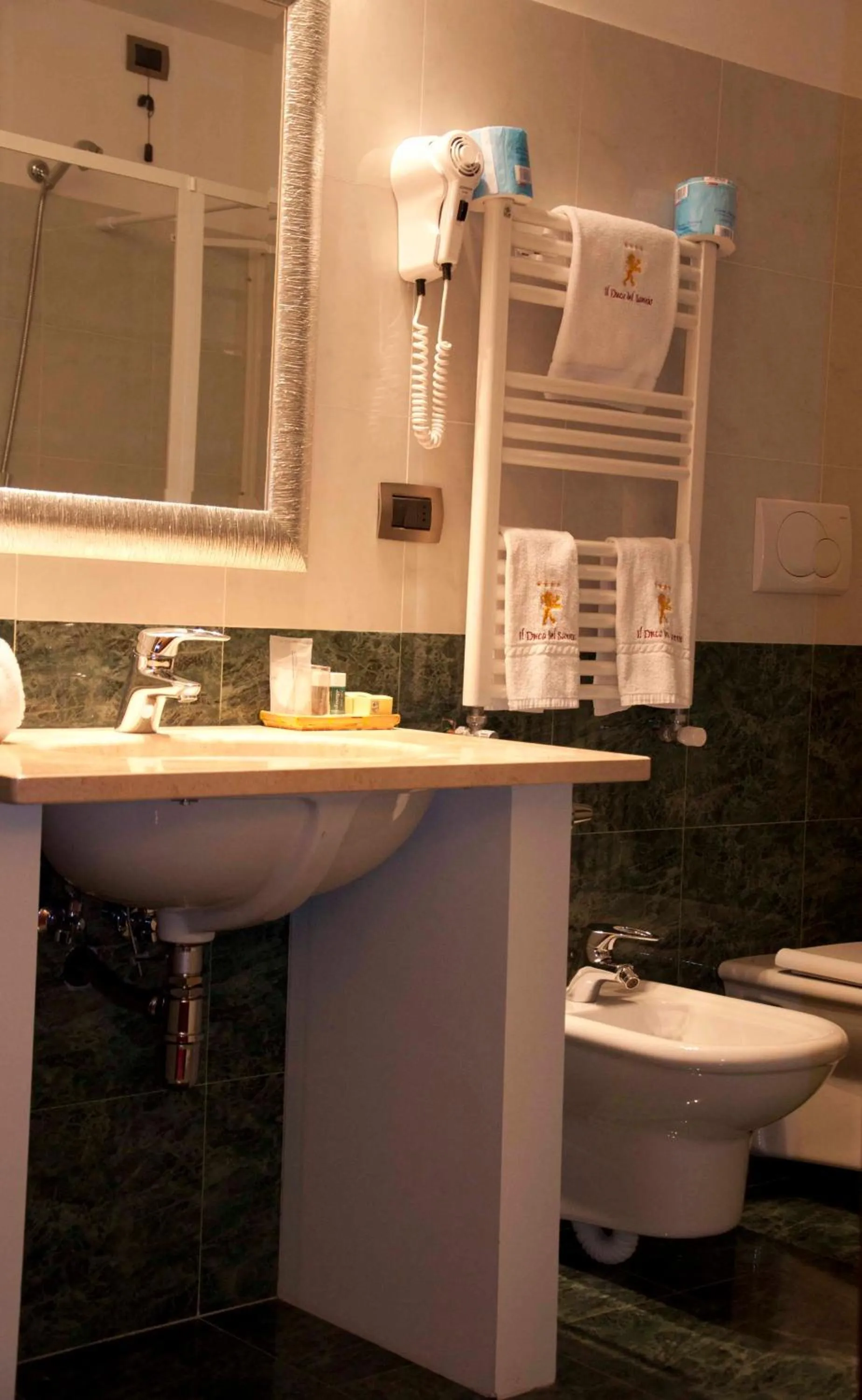 Bathroom in Hotel Il Duca Del Sannio