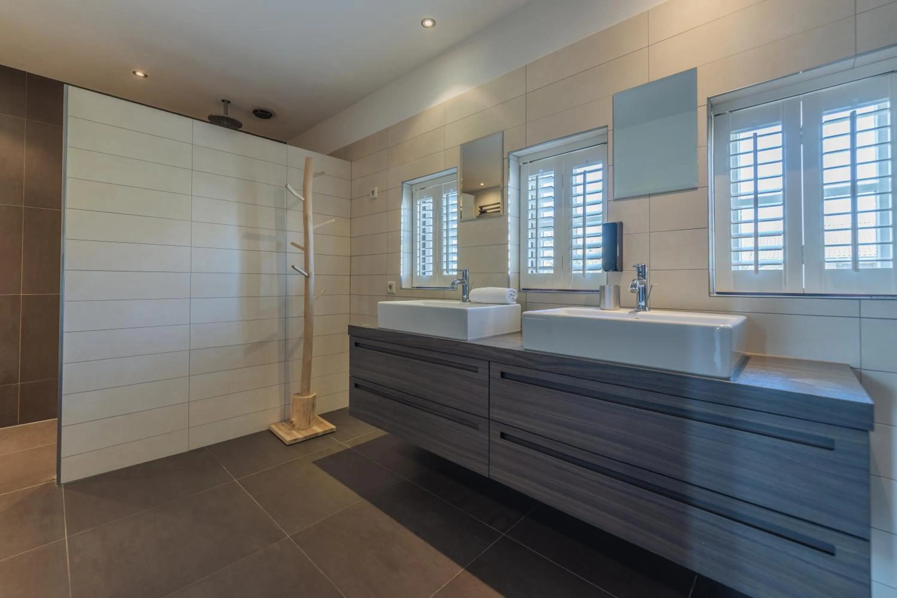 Bathroom in Strandhotel Dennenbos