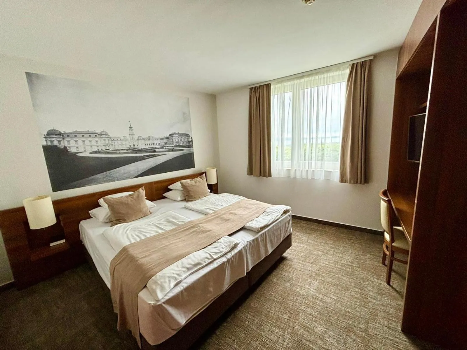 Bedroom, Bed in Zenit Wellness Hotel Balaton