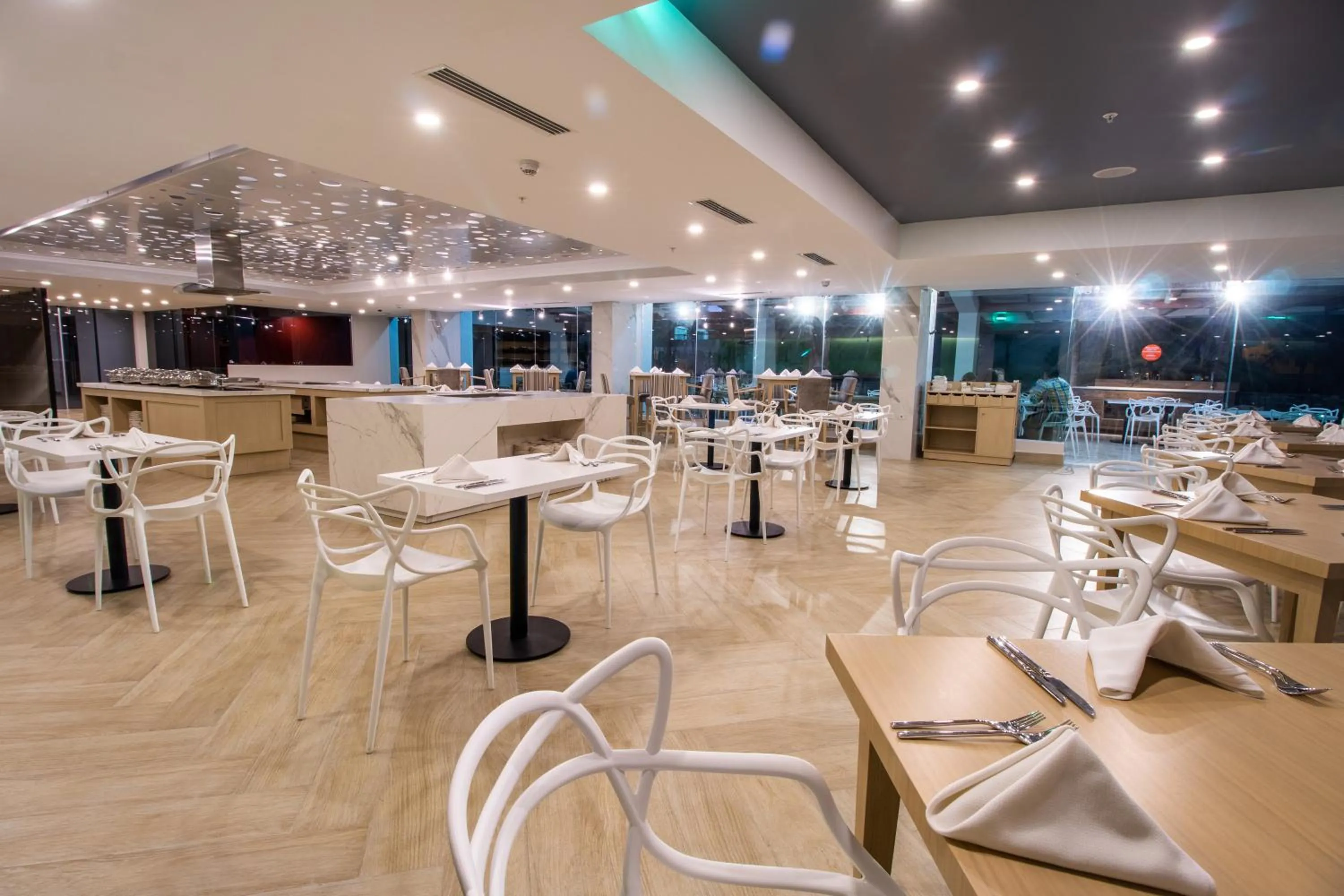 Restaurant/places to eat in Oro Verde Manta