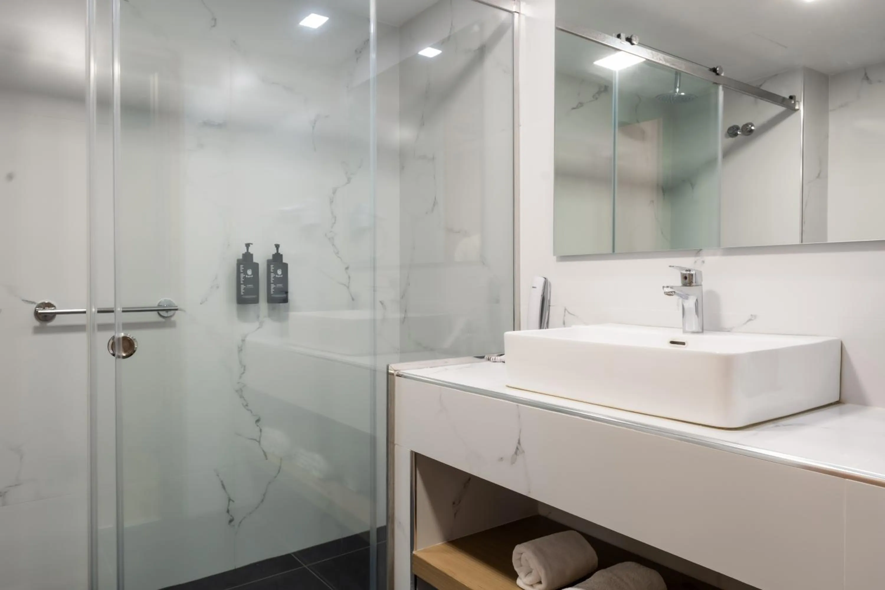 Shower in Palatino Hotel