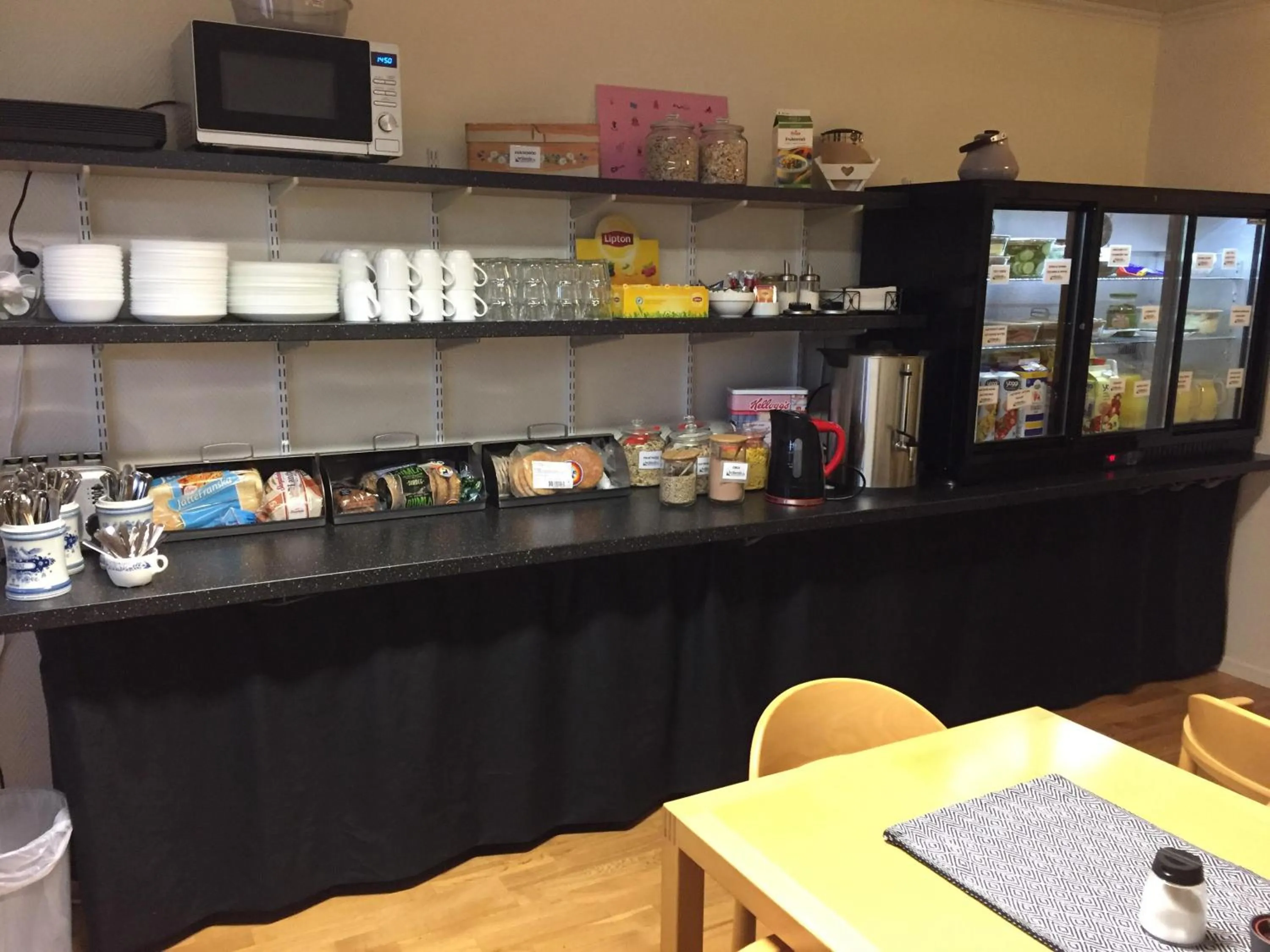 Breakfast in Brålanda Hotell och Vandrarhem