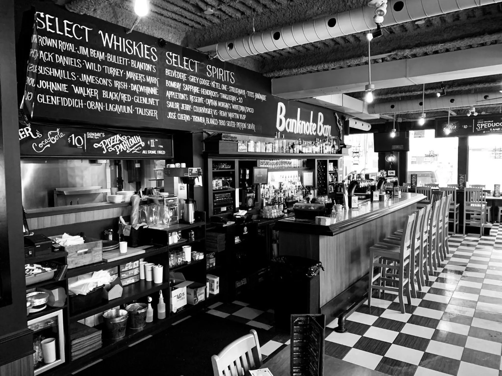 Lounge or bar in Holiday Inn Express Toronto Downtown by IHG