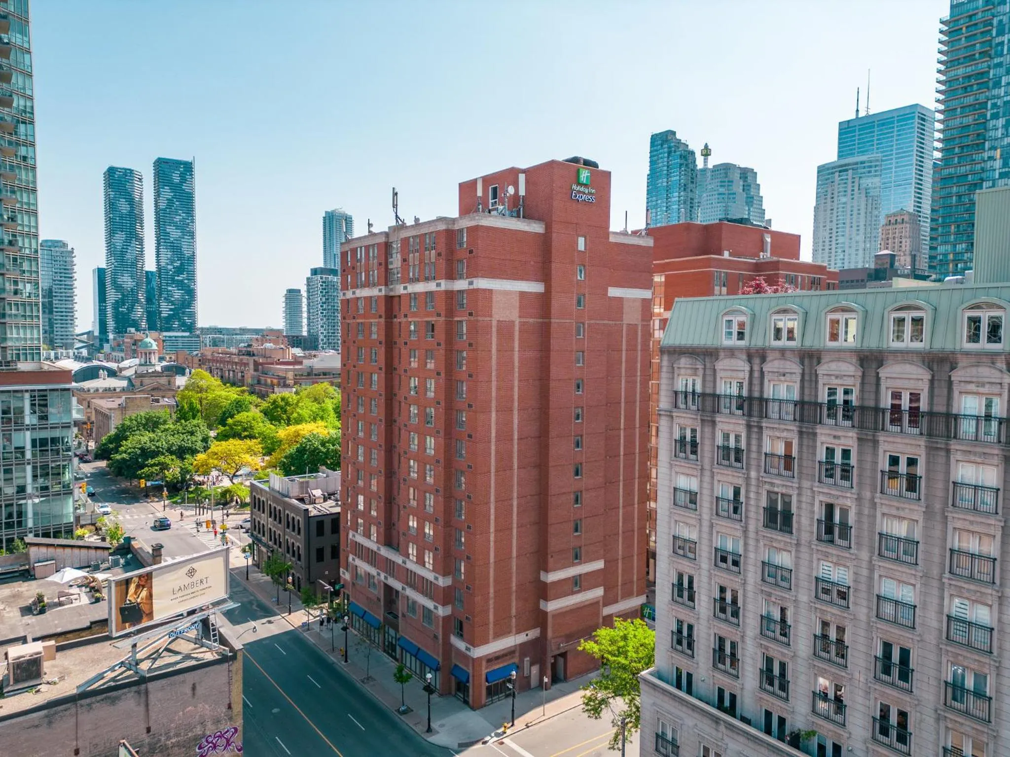 Property building in Holiday Inn Express Toronto Downtown by IHG