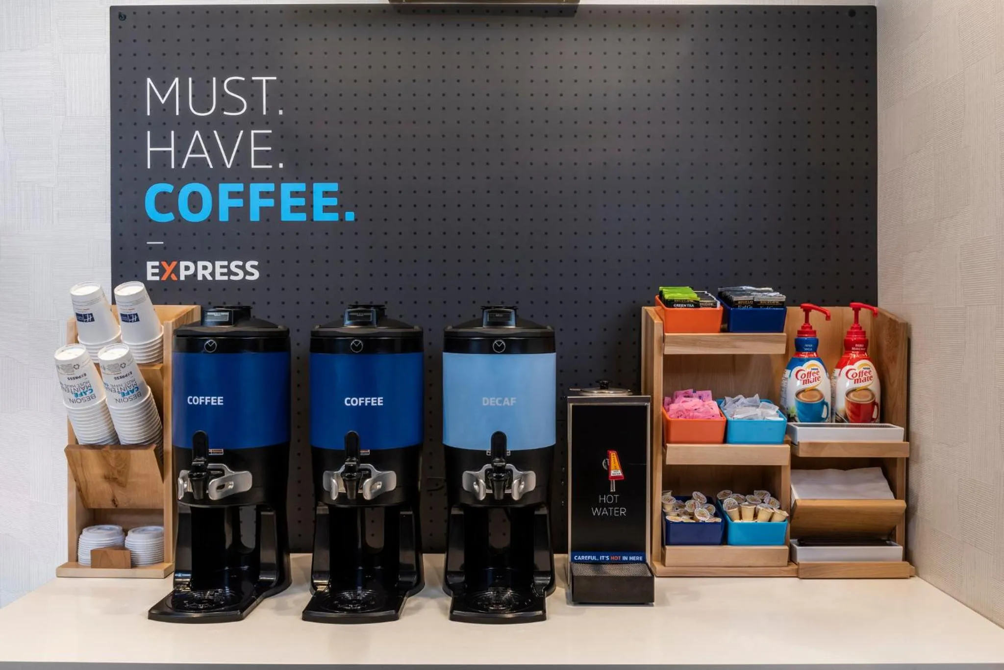 Restaurant/places to eat in Holiday Inn Express Toronto Downtown by IHG