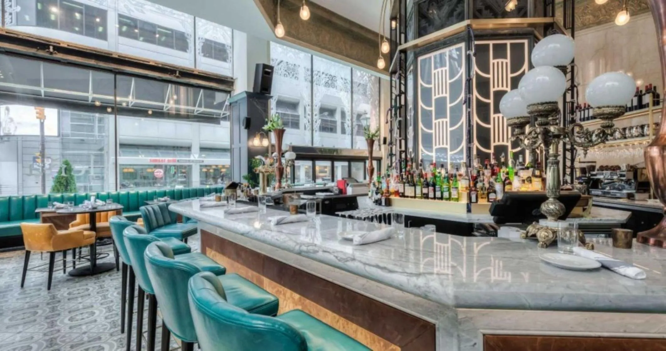 Restaurant/places to eat in Holiday Inn Express Toronto Downtown by IHG