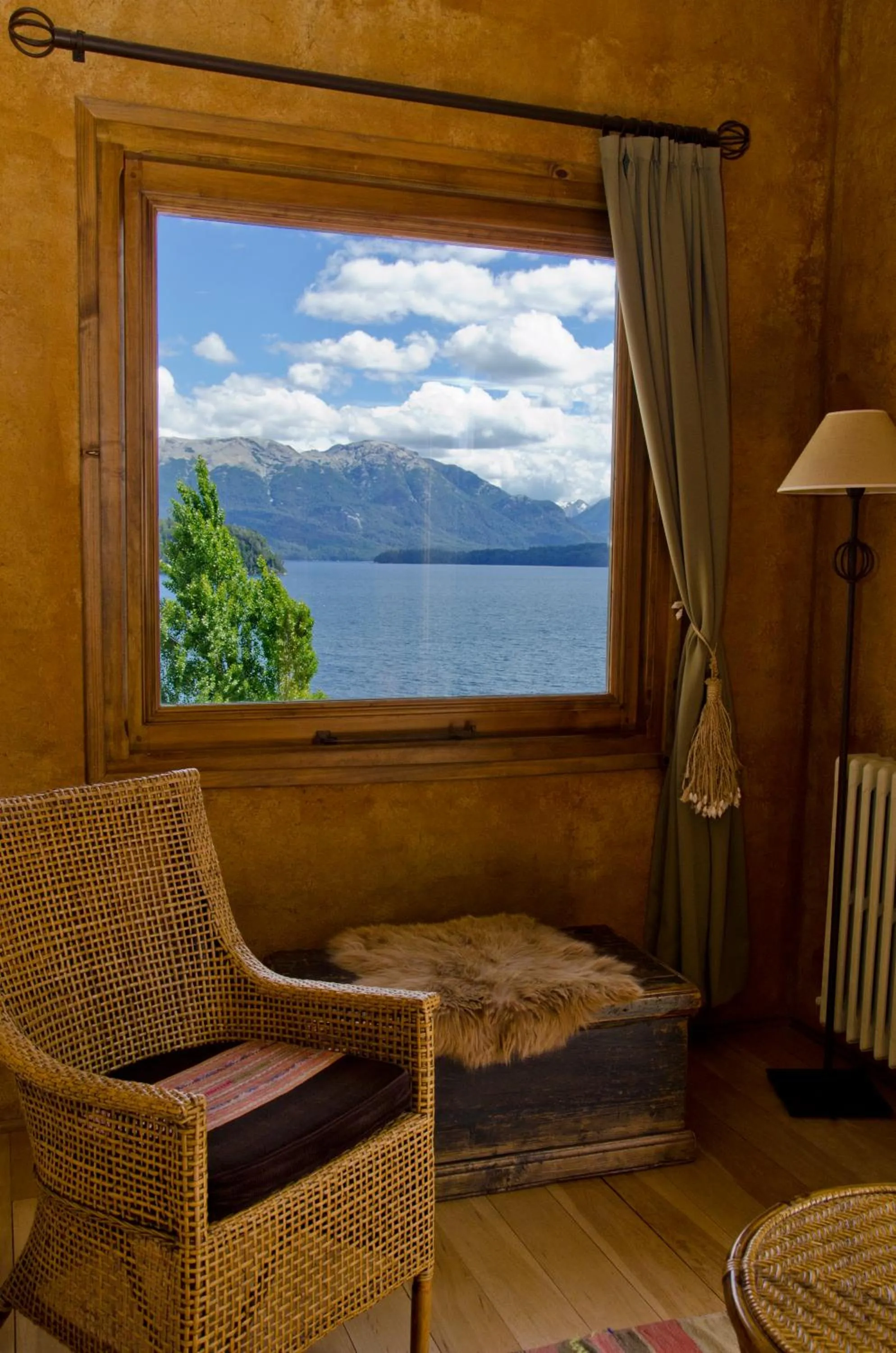 Lake view in Luma Casa De Montaña