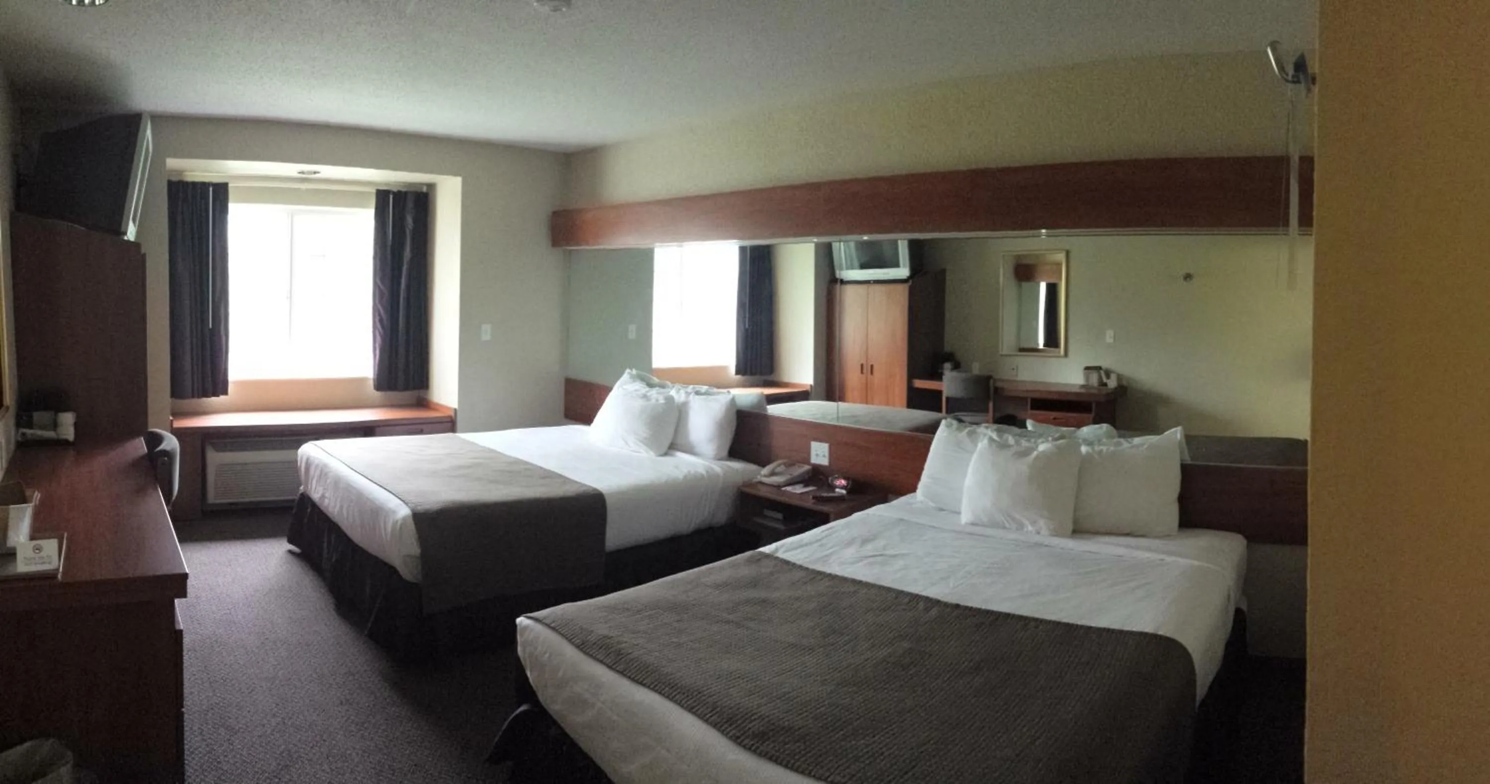 Shower, Bed in Microtel Inn & Suites Beckley East