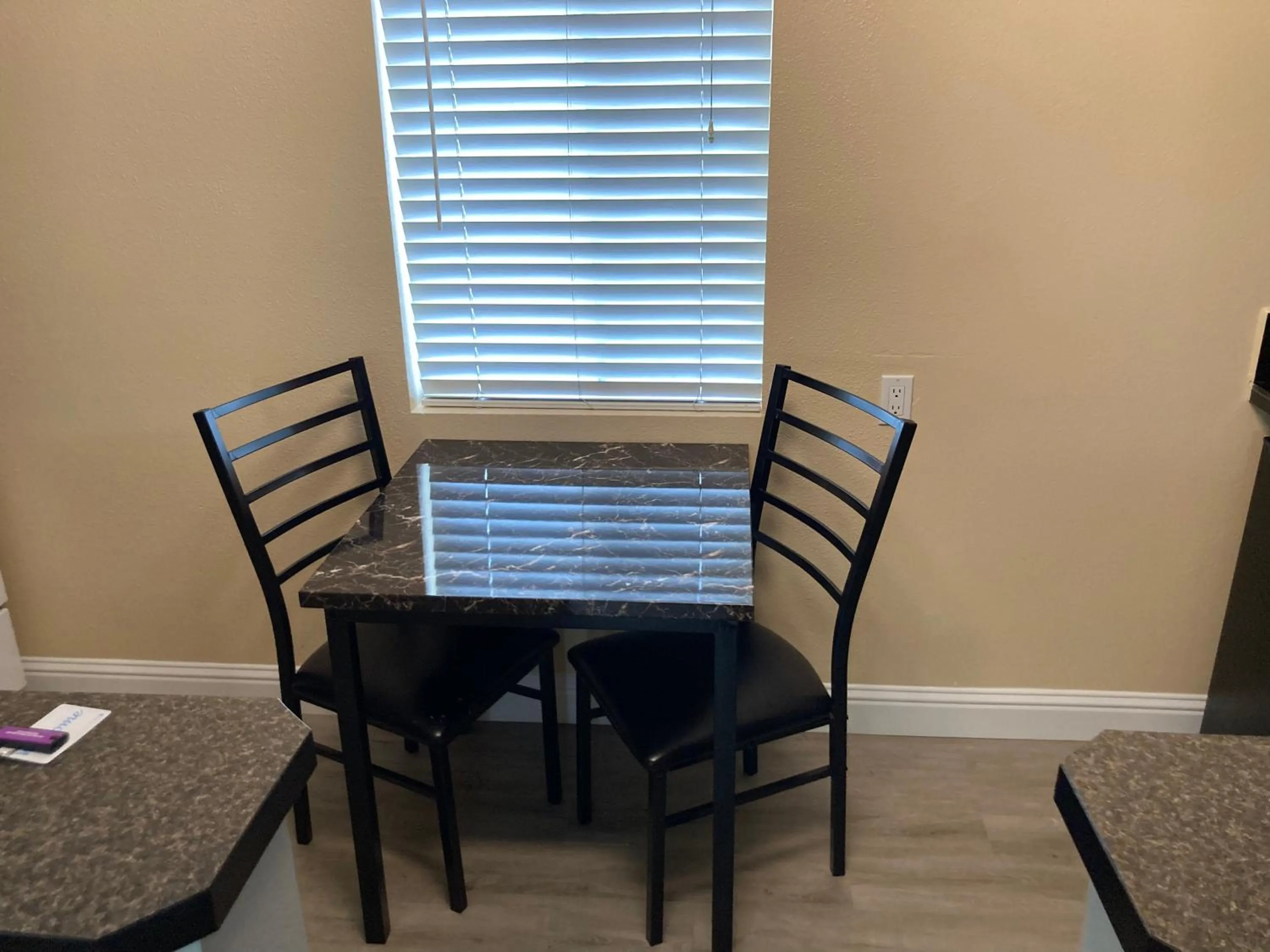Seating area in Tri-Valley Inn & Suites