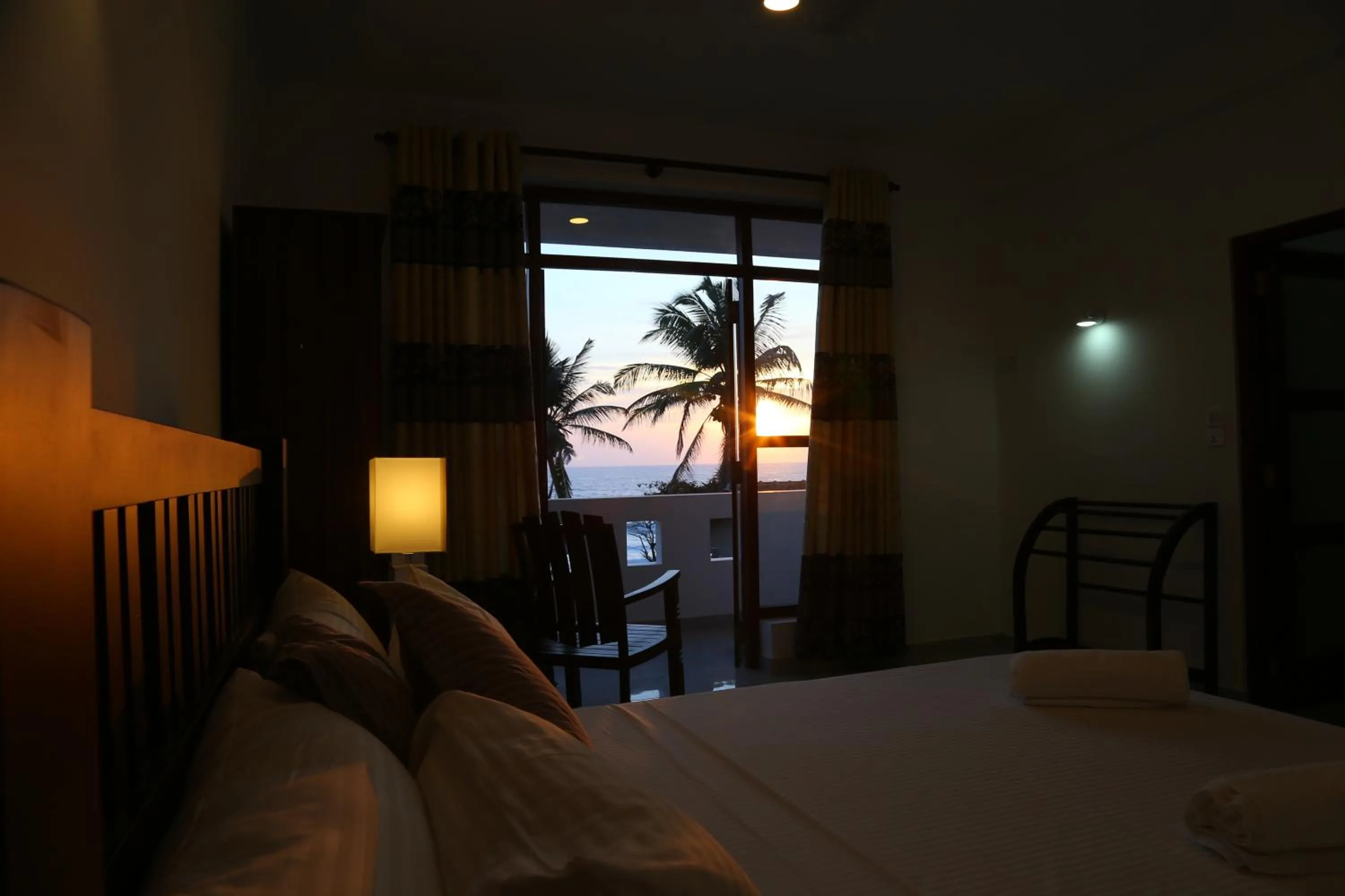 Bedroom, Bed in Hikka Regent Hotel