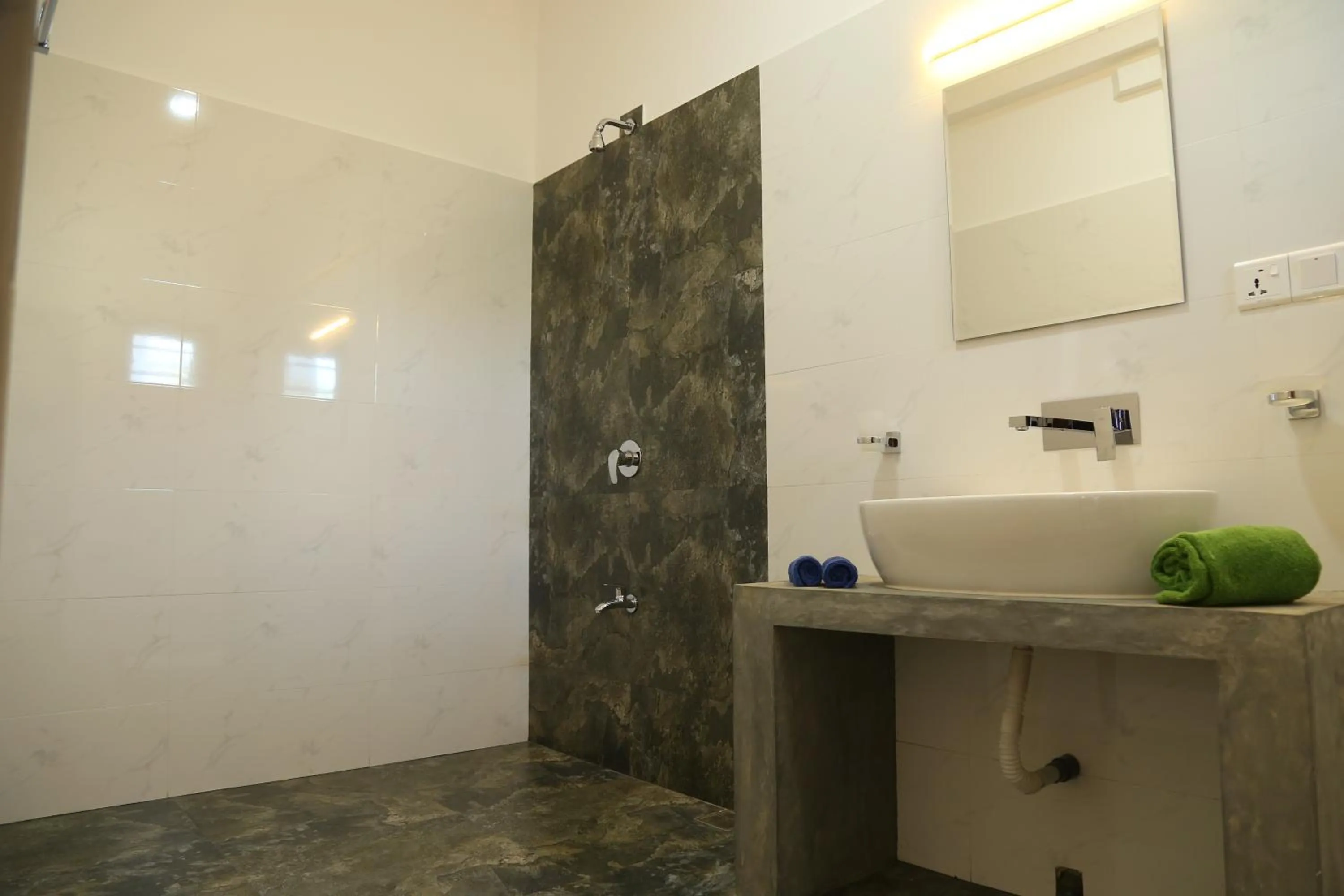 Bathroom in Hikka Regent Hotel