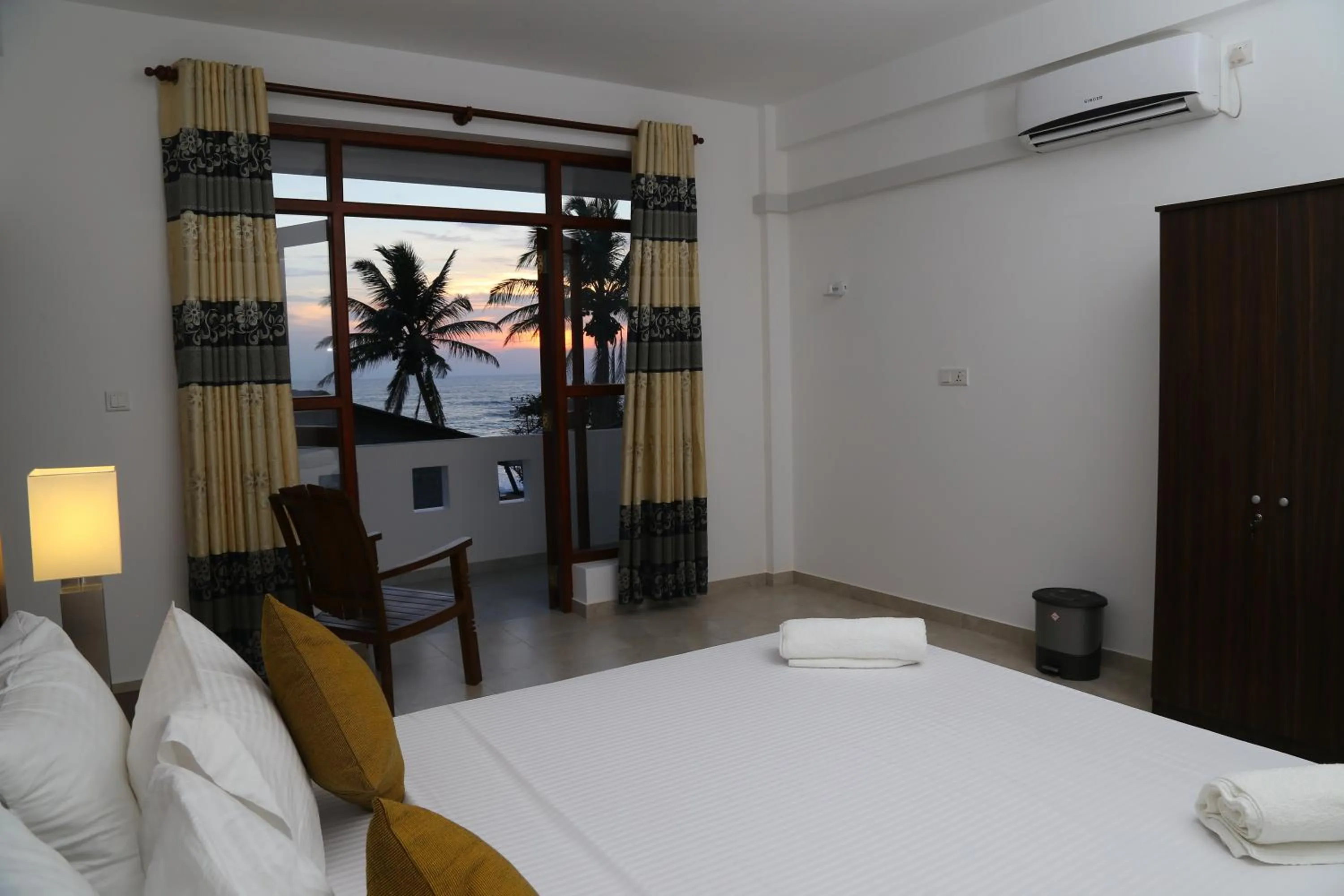 Bedroom, Bed in Hikka Regent Hotel