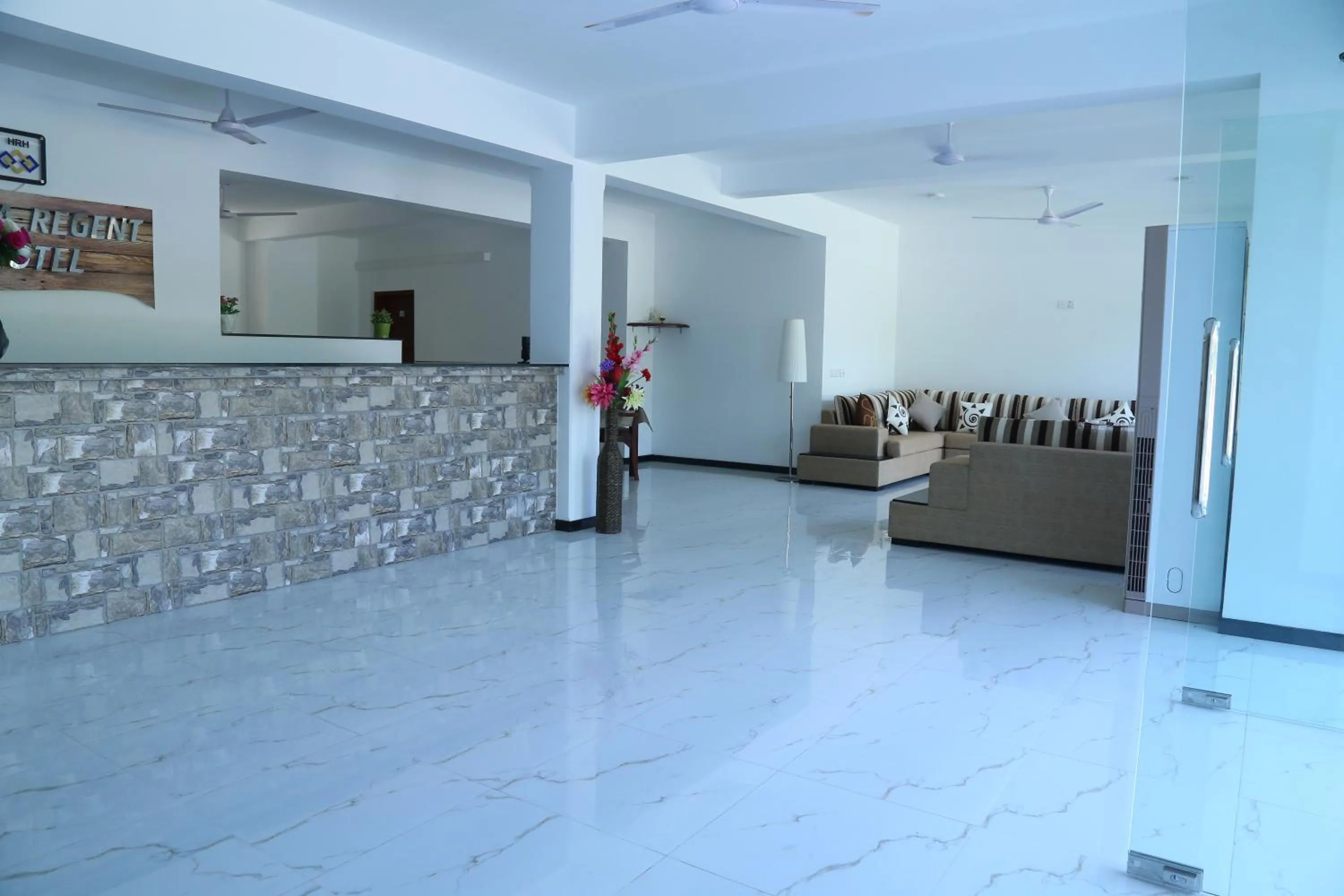 Lobby or reception in Hikka Regent Hotel