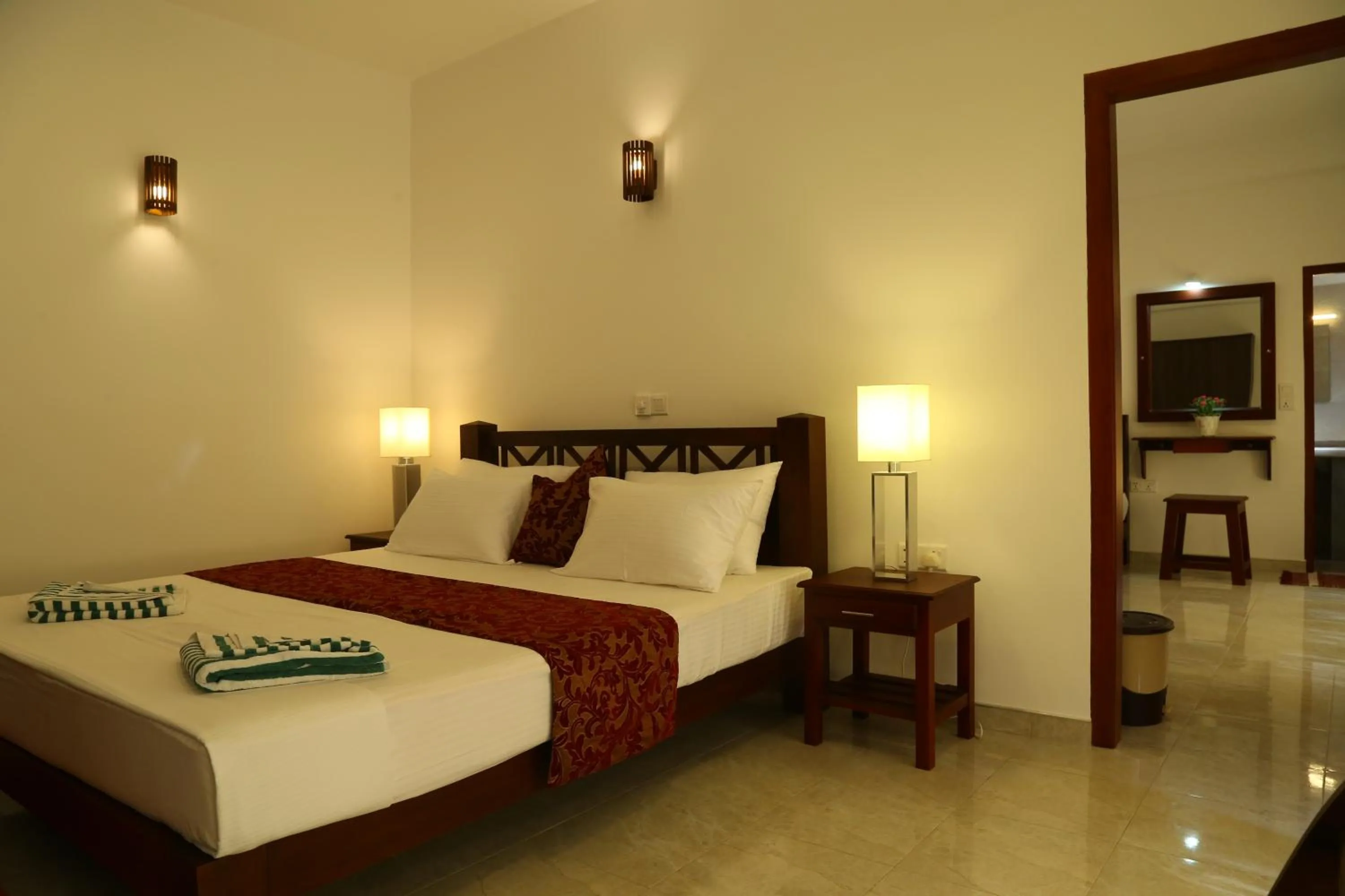 Bedroom, Bed in Hikka Regent Hotel