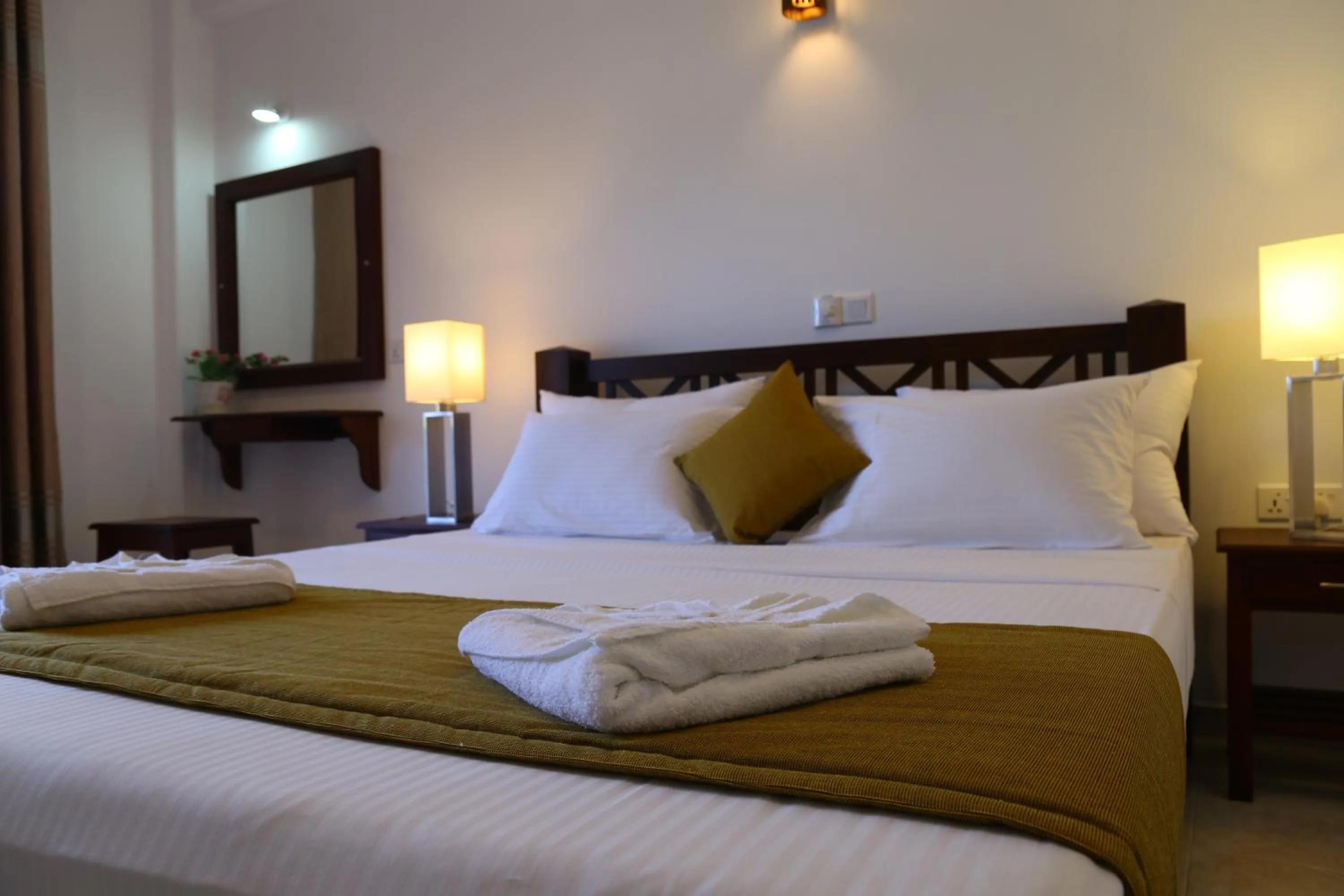 Bedroom, Bed in Hikka Regent Hotel