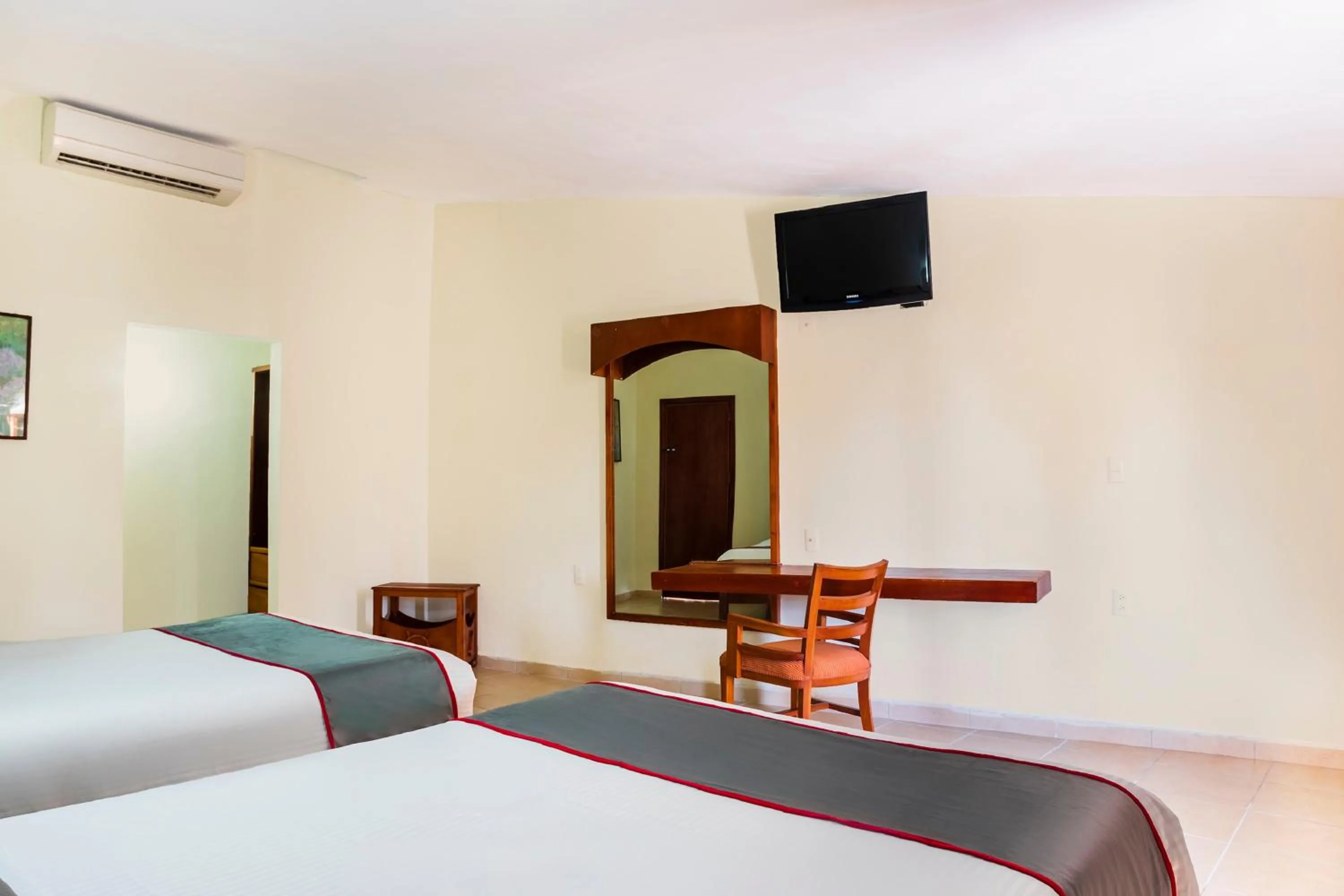 Bedroom, Bed in Collection O Hotel Mocambo, Boca del Río