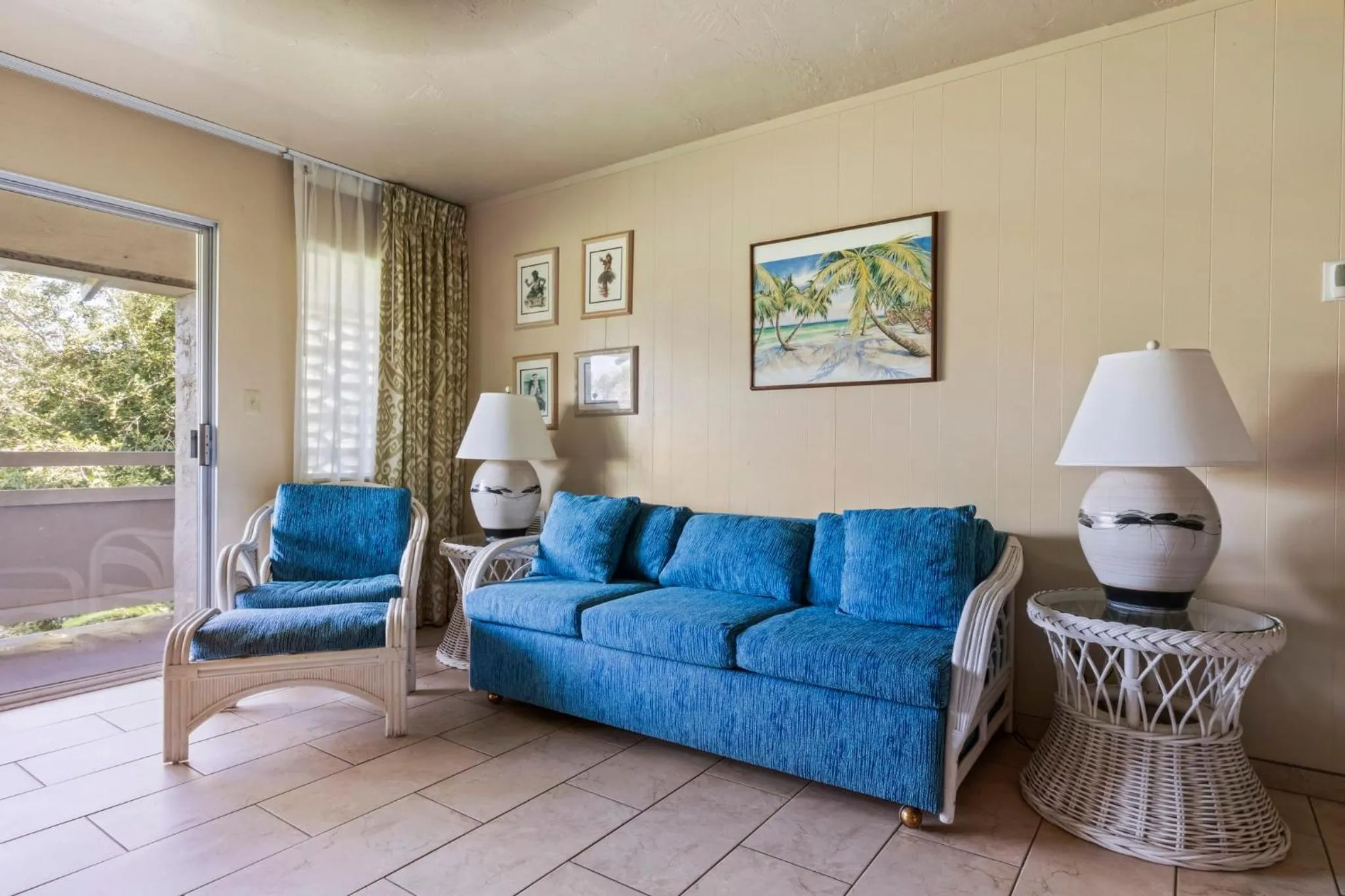 Photo of the whole room in Plantation Hale Suites