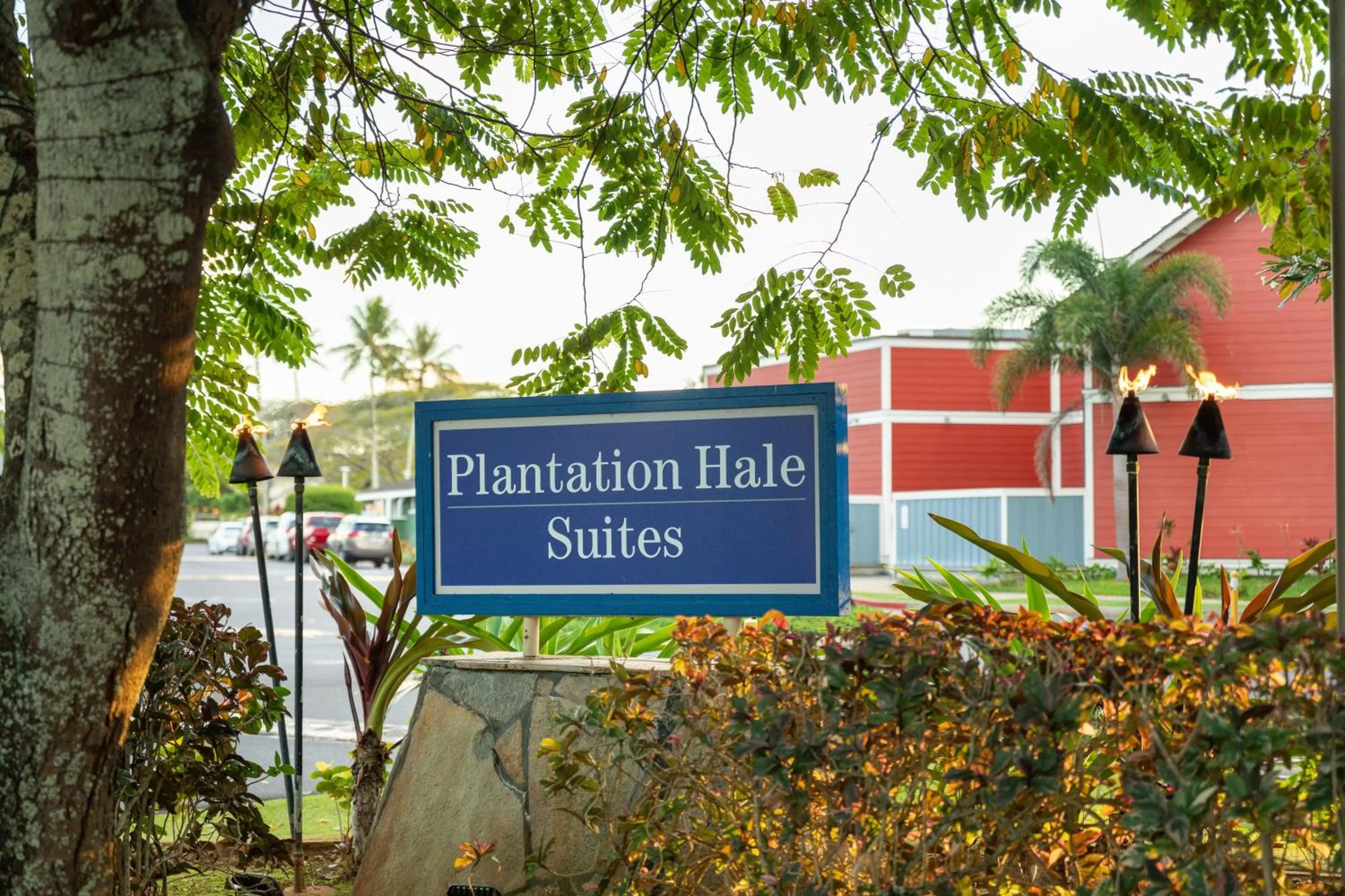 Property building in Plantation Hale Suites