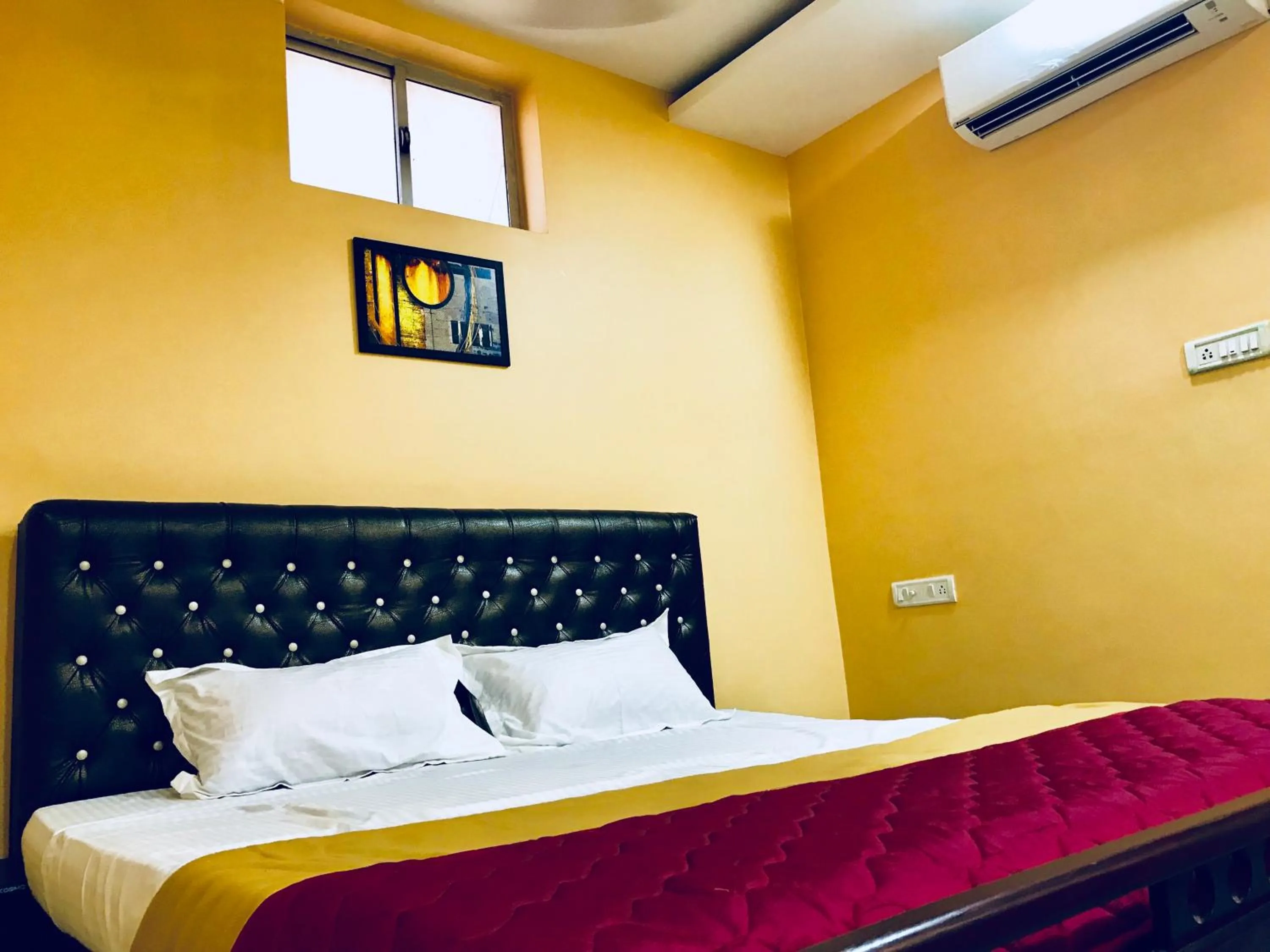 Bedroom, Bed in Royal Palace Marina