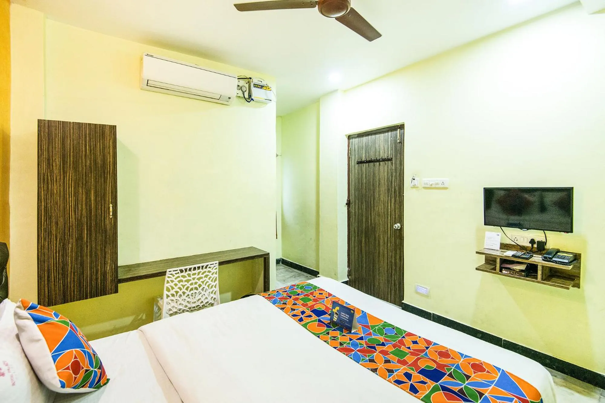 TV and multimedia, Bed in Royal Palace Marina