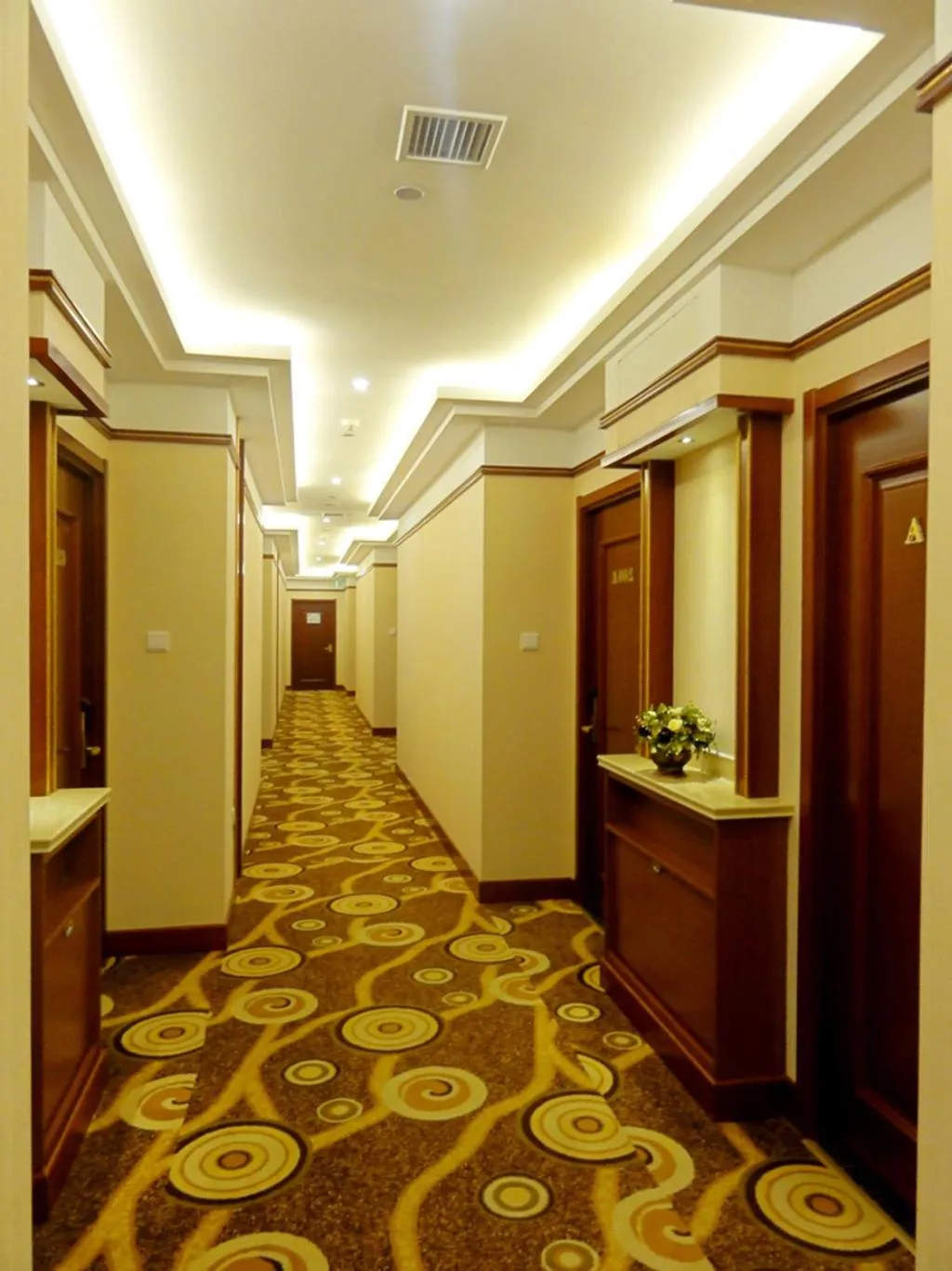 Area and facilities in Hua Qi Kaiserdom Hotel Zhongshan Road St Michael's Cathedral and Zhanqiao Pier Qingdao