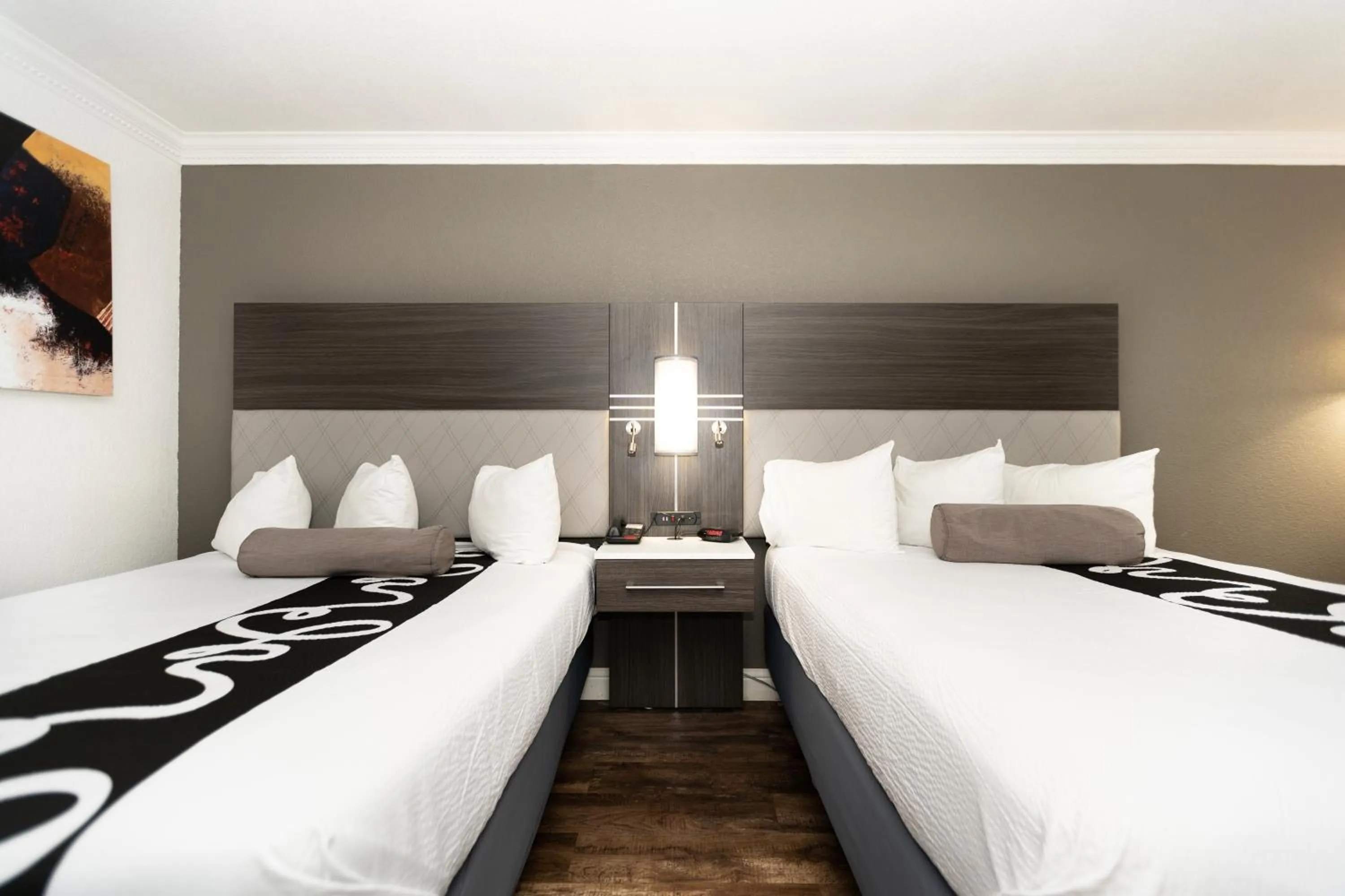 Bedroom, Bed in Rodeway Inn San Jose HWY-101 Tully Rd Exit