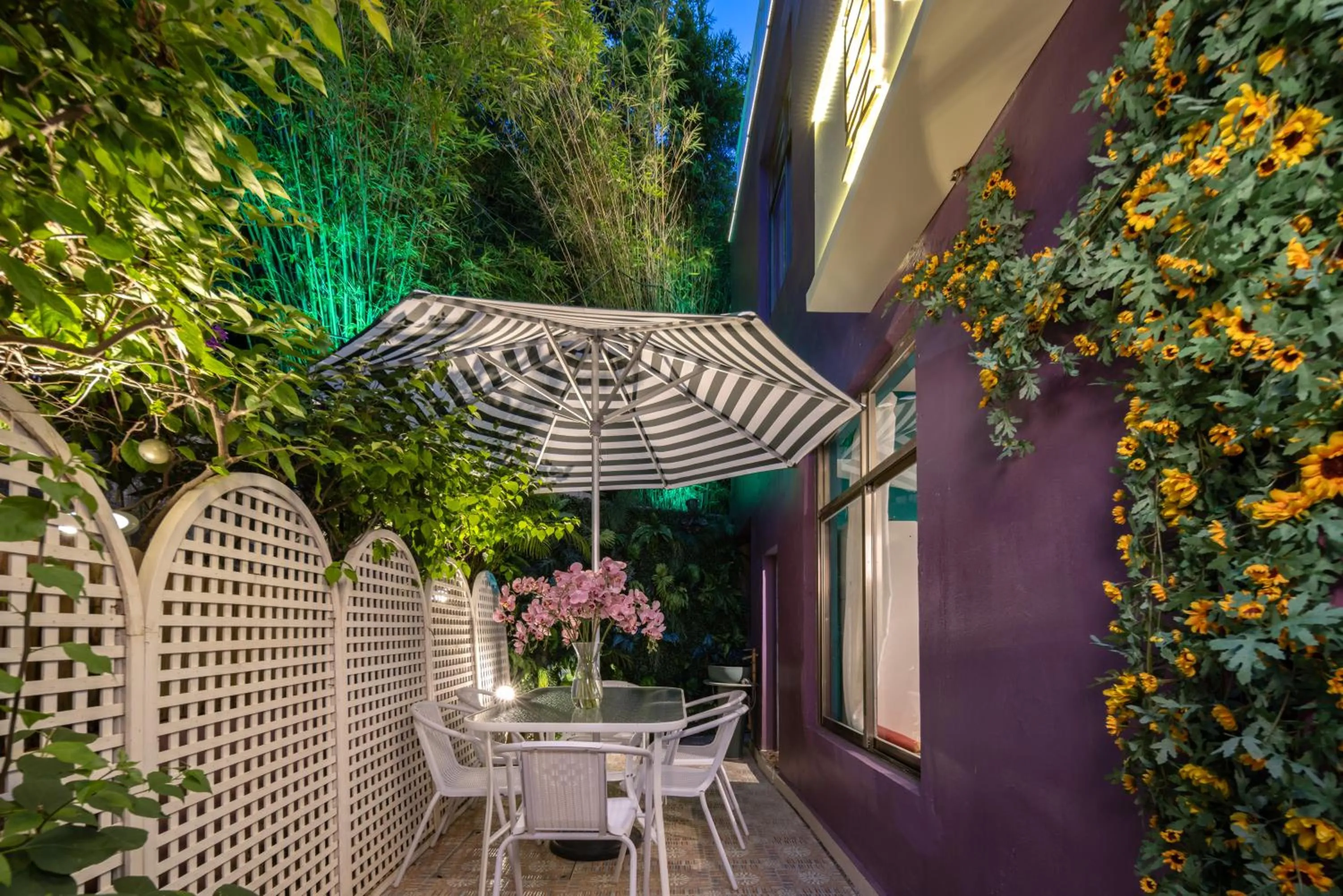 Garden view in Summer Tree Inn