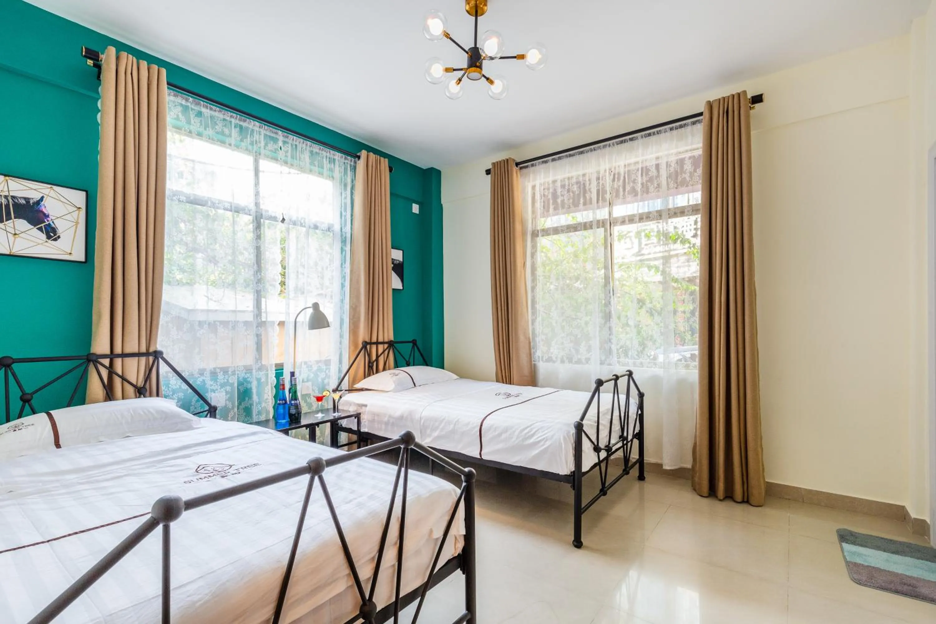 Photo of the whole room, Bed in Summer Tree Inn