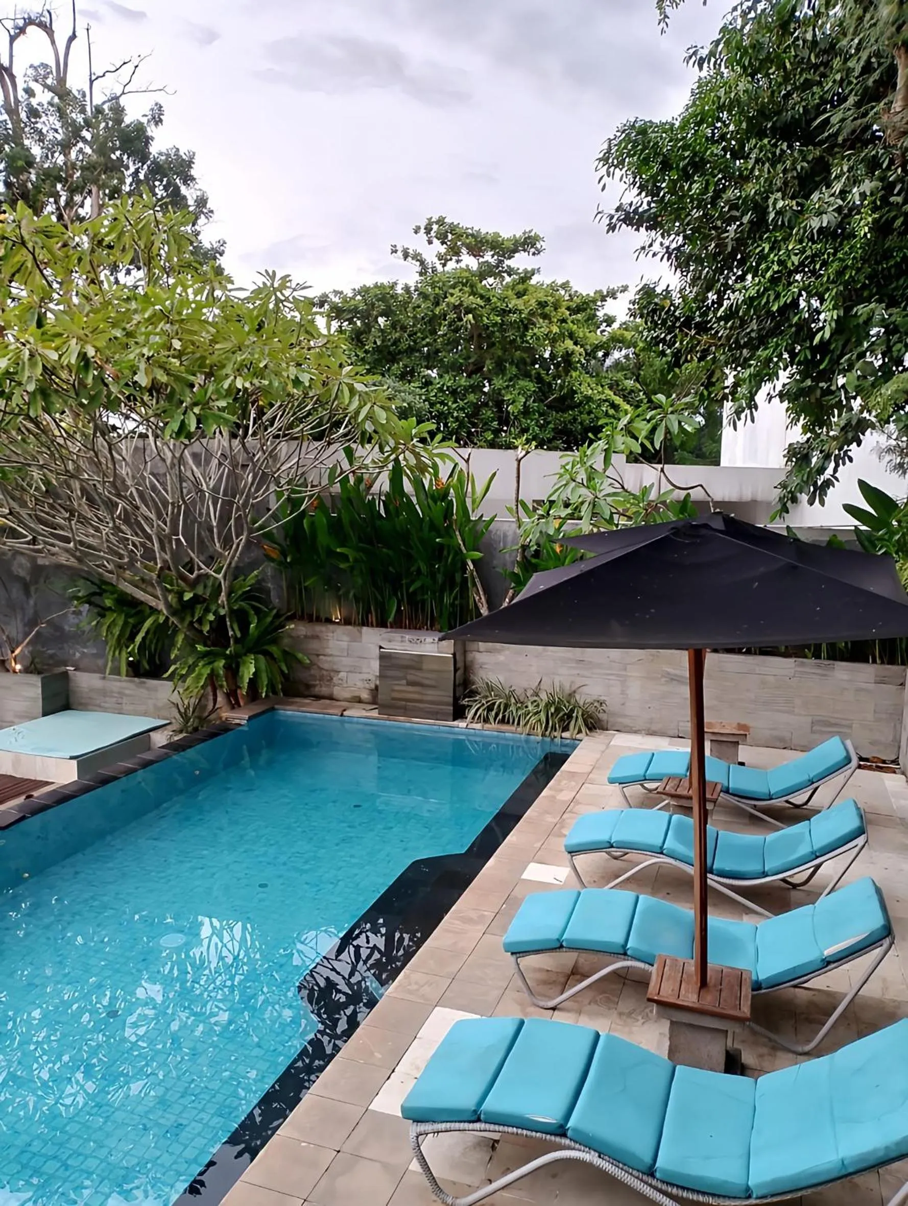 Swimming pool in JavaCove Beach Hotel