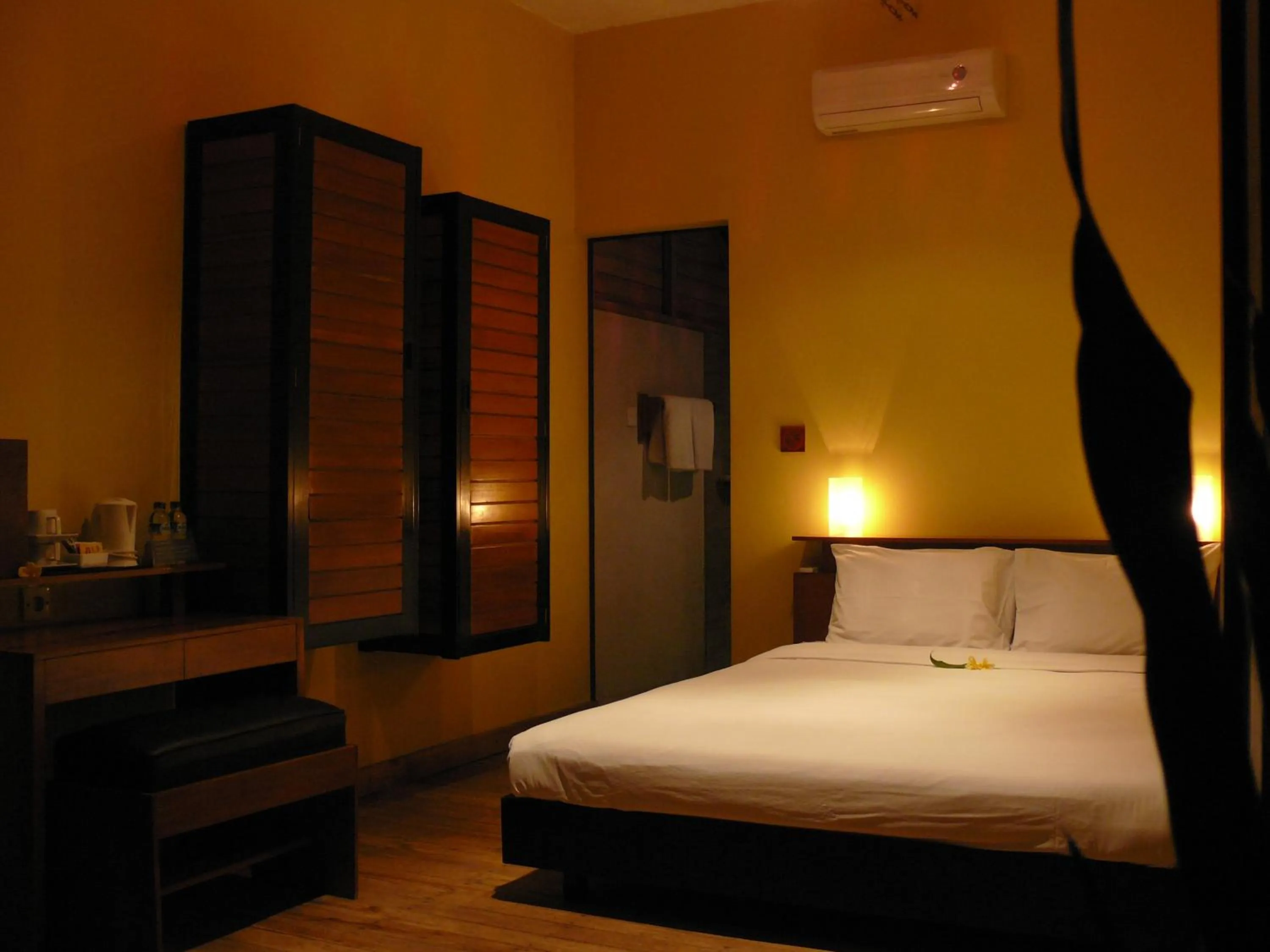 Bedroom, Bed in JavaCove Beach Hotel