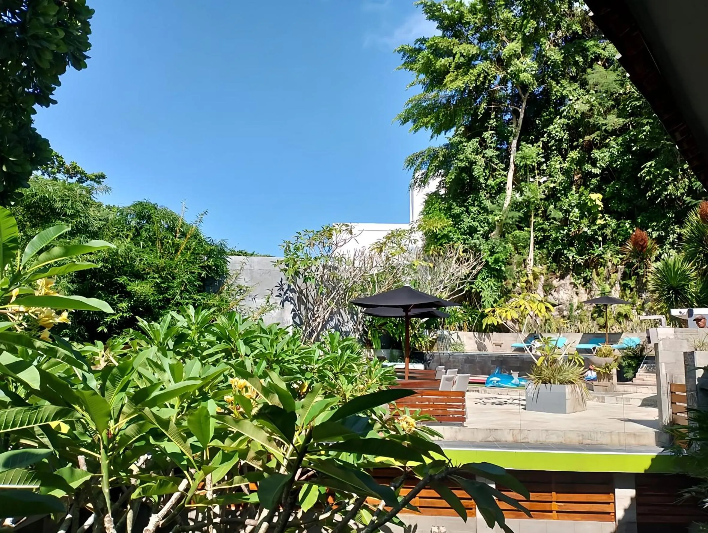 Swimming pool in JavaCove Beach Hotel