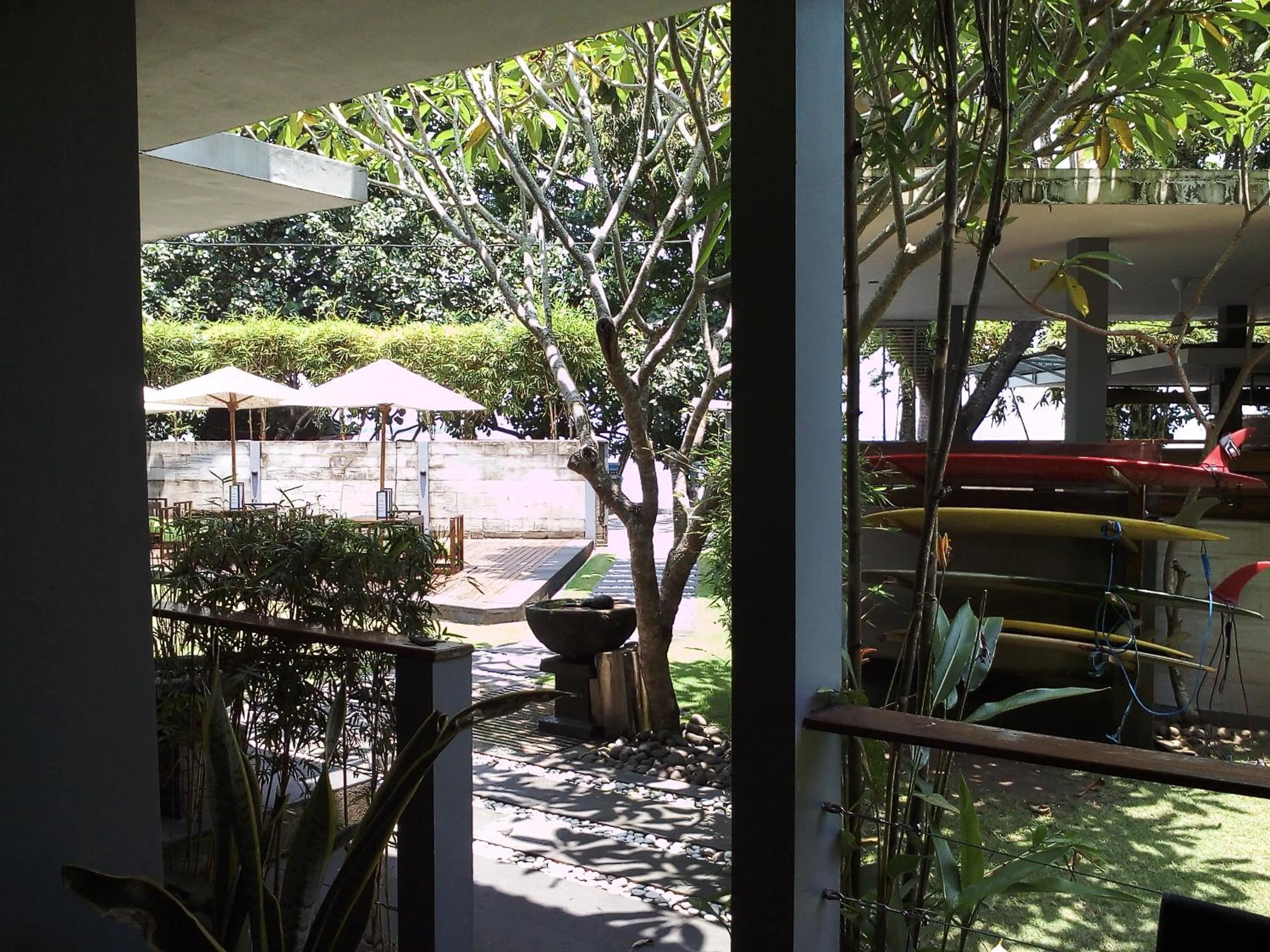 Inner courtyard view in JavaCove Beach Hotel