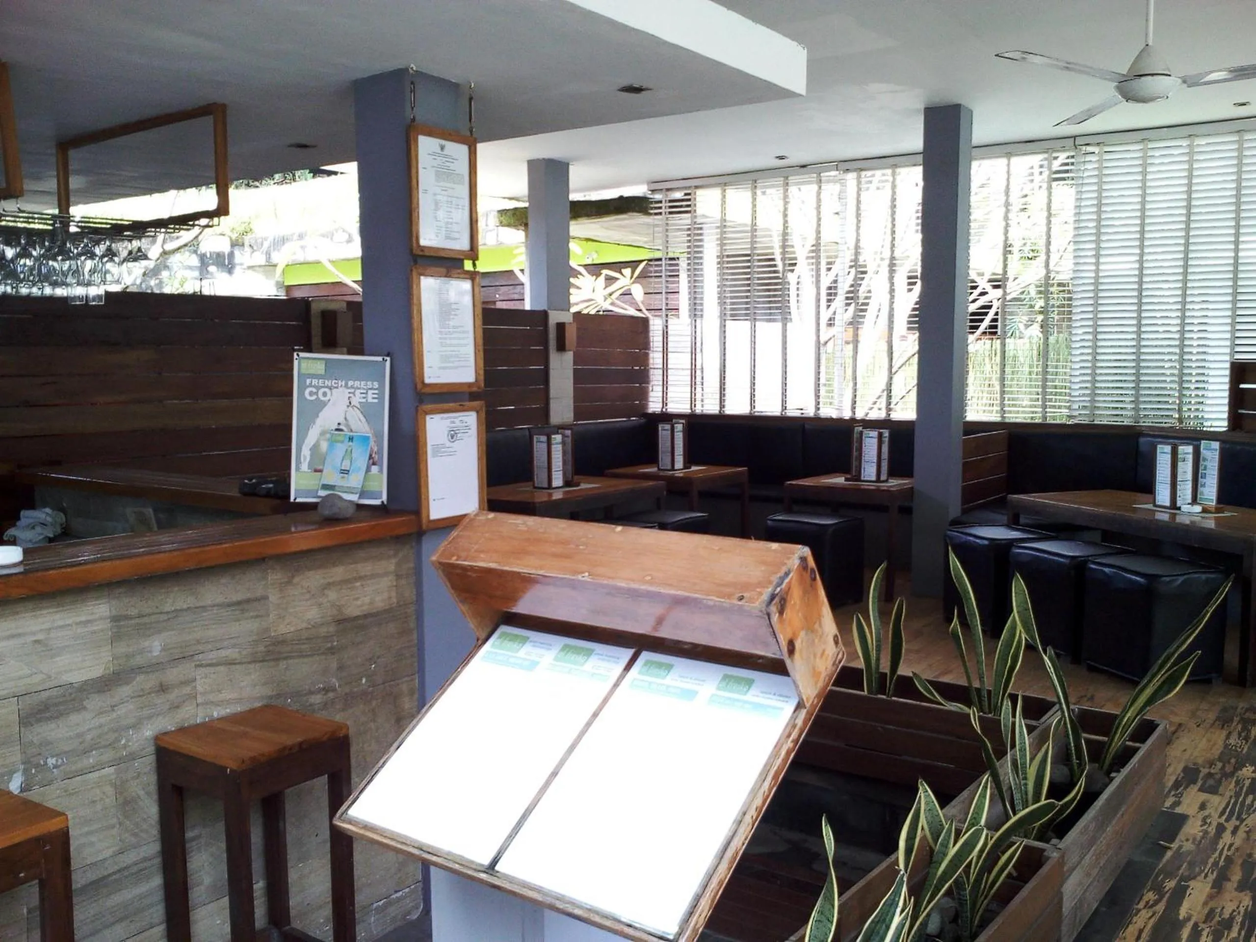 Restaurant/places to eat in JavaCove Beach Hotel