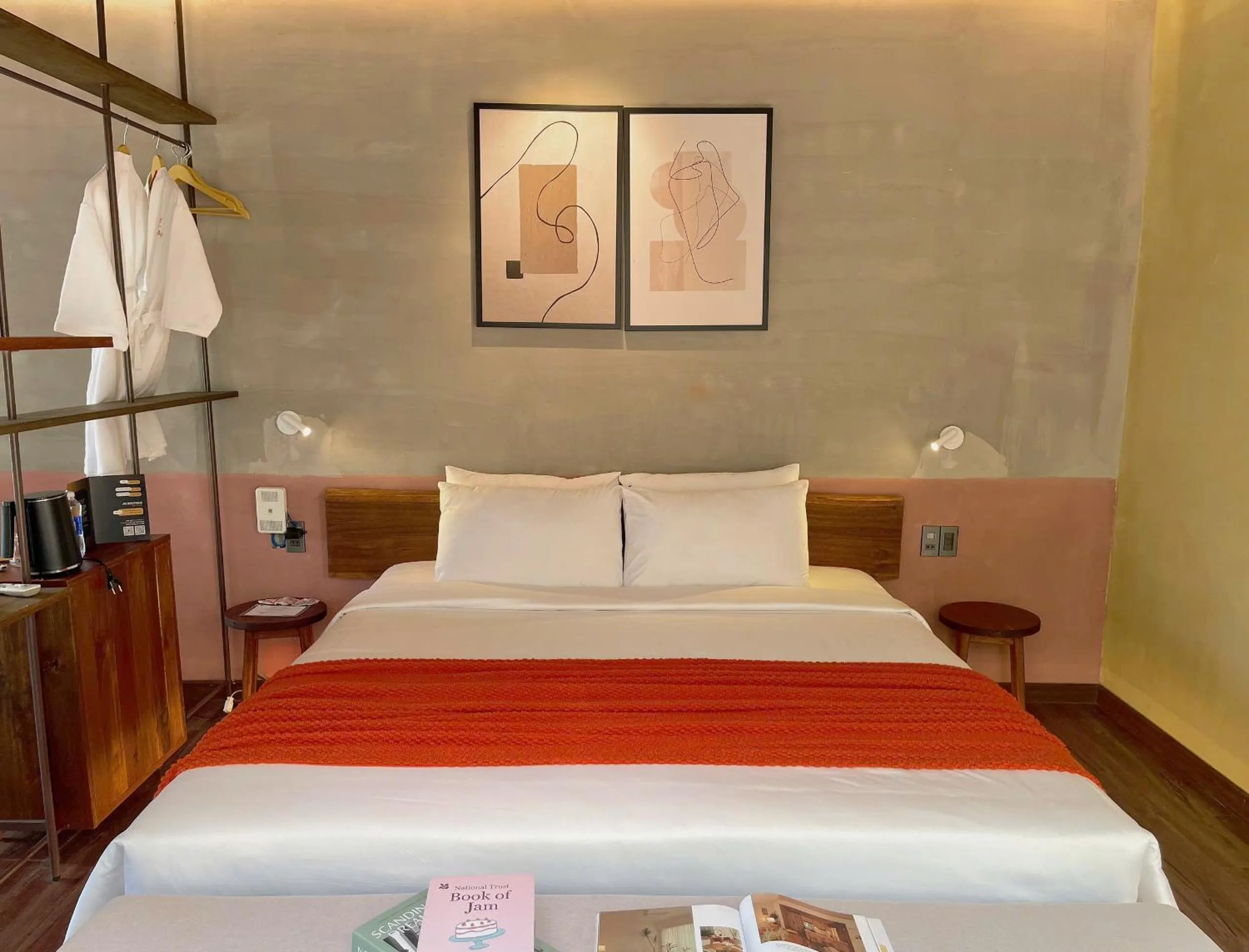 Bed in Joi Boutique Bãi Trước