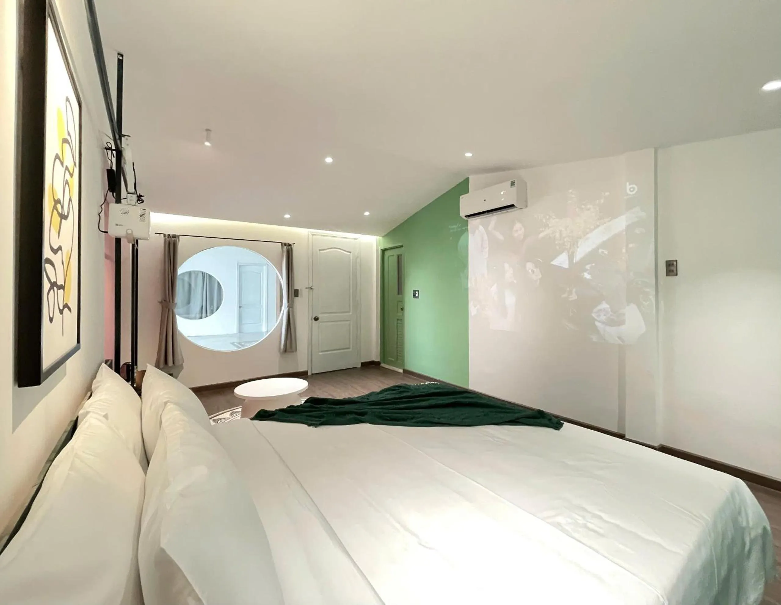 Bed in Joi Boutique Bãi Trước