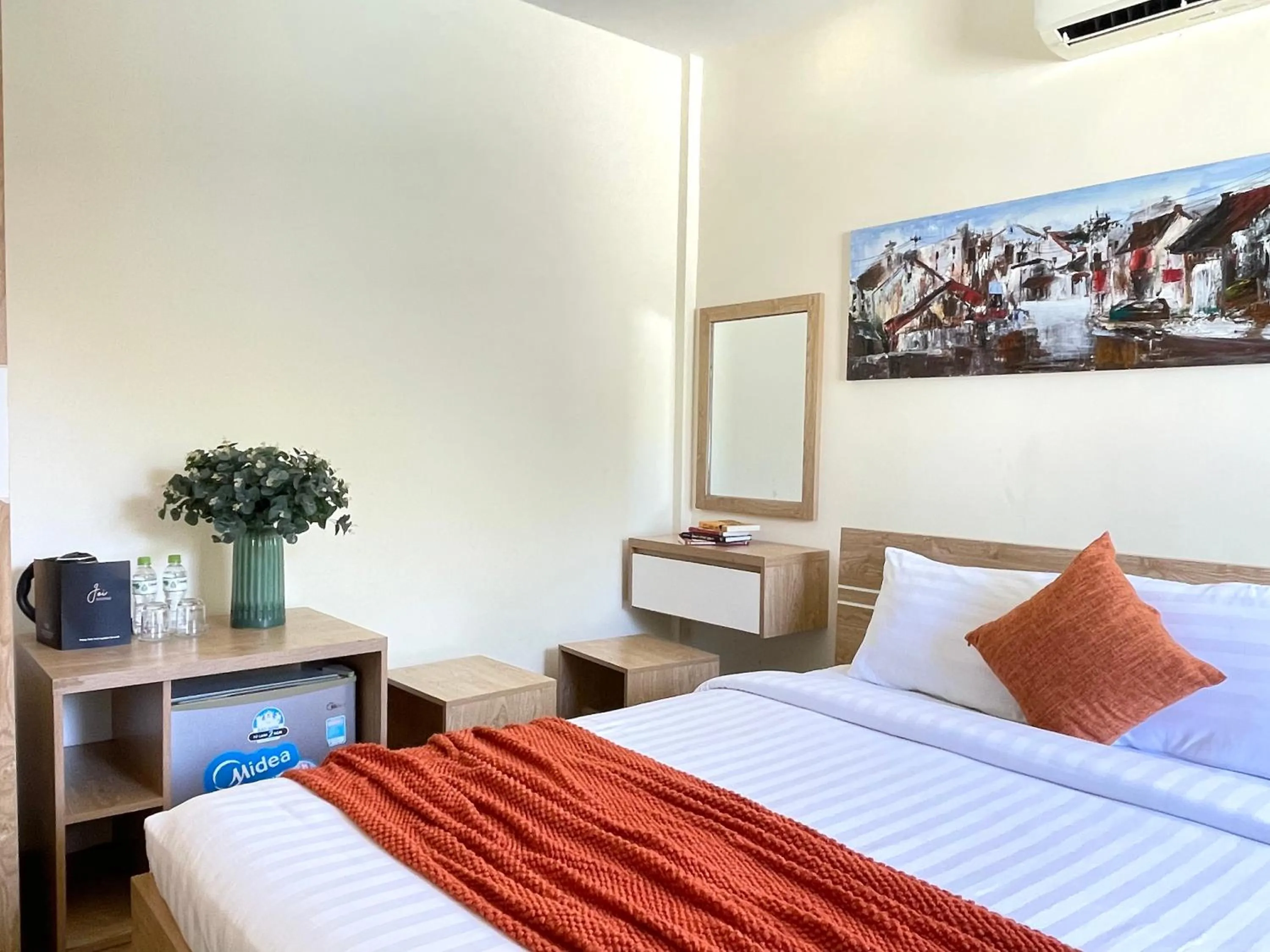 Bed in Joi Boutique Bãi Trước