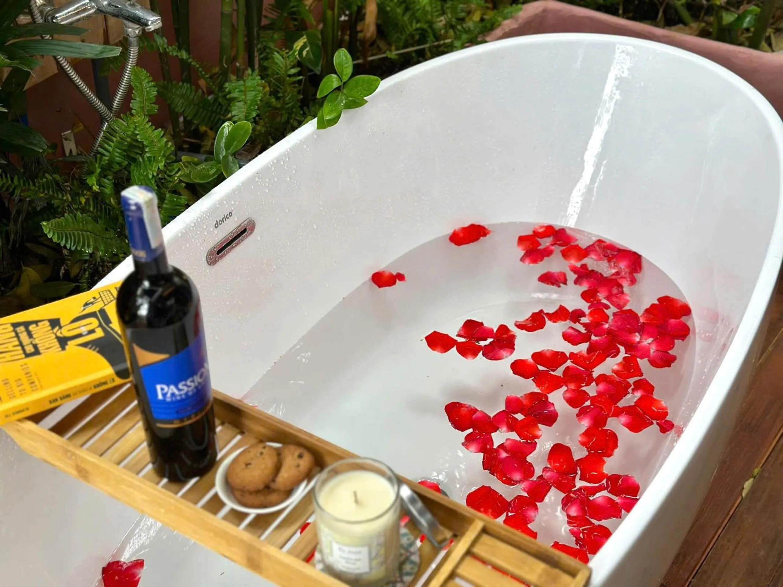 Shower in Joi Boutique Bãi Trước