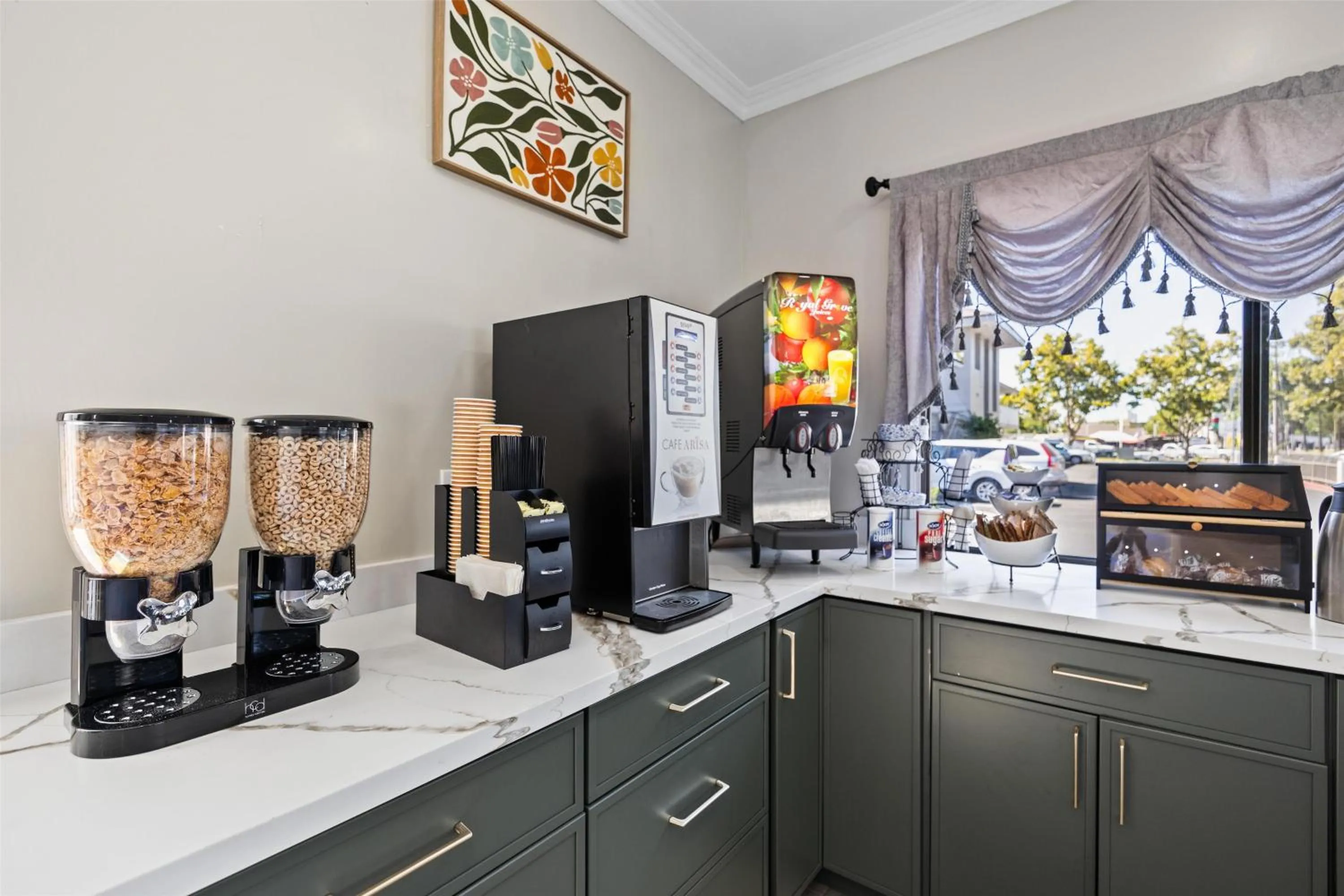 Breakfast in Signature Inn San Jose