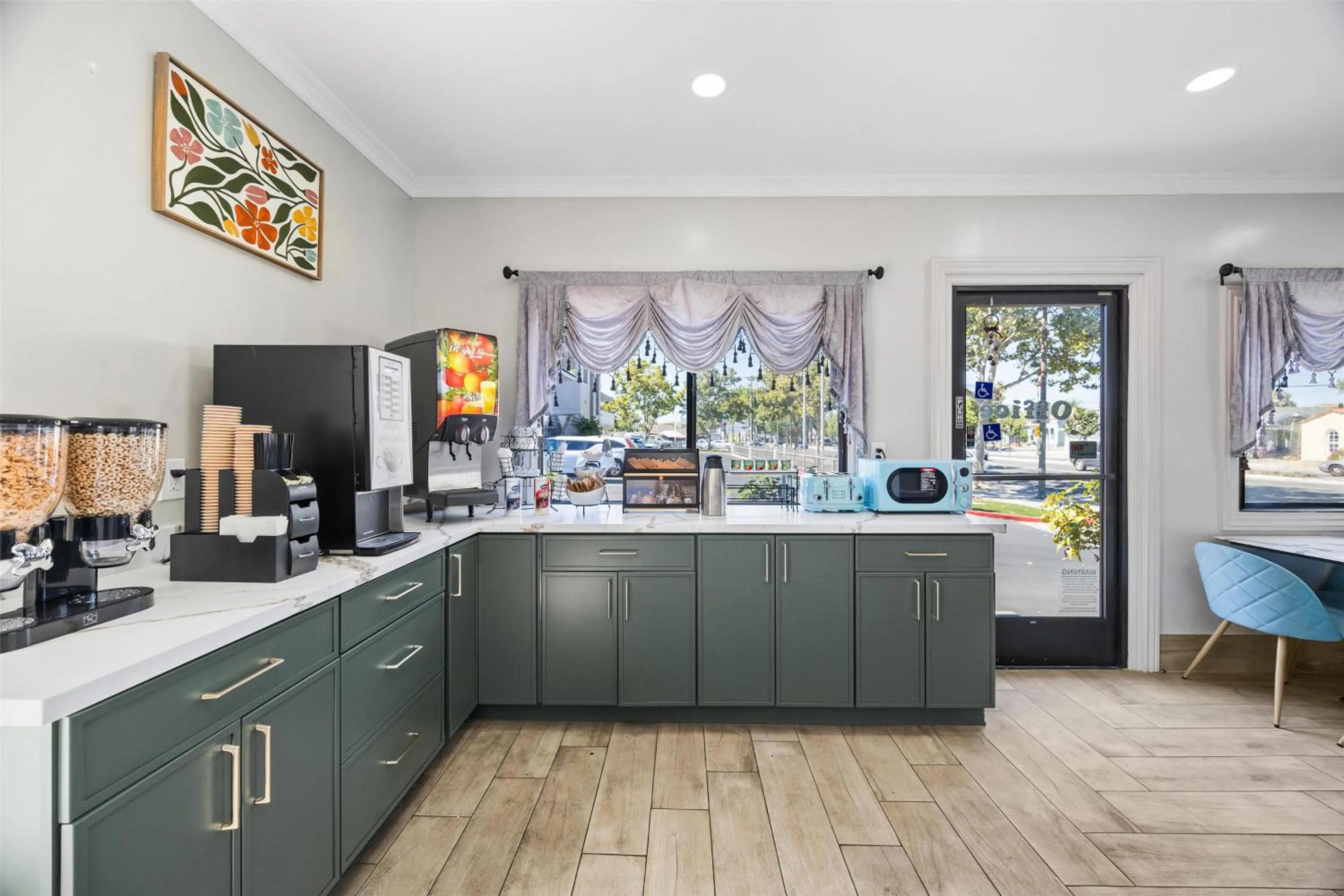 Breakfast in Signature Inn San Jose